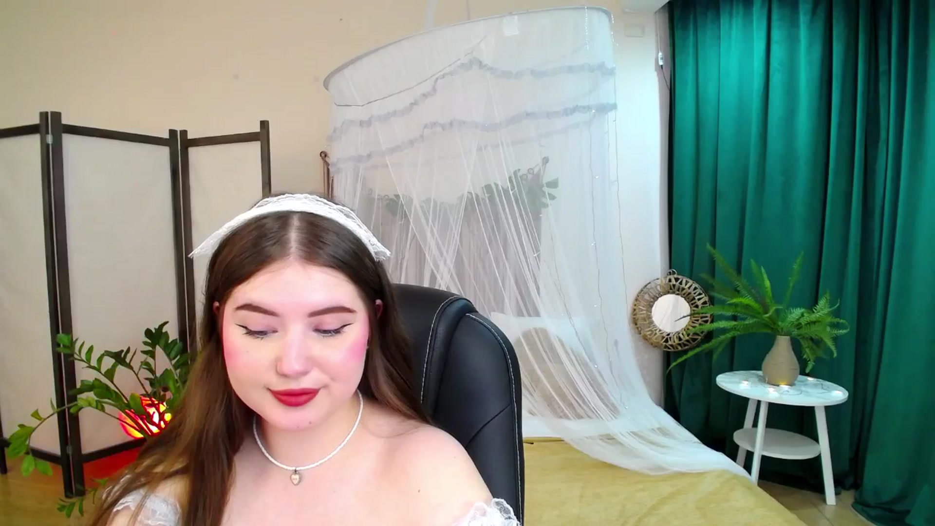 Gallery image thumbnail from AdmireMyEyes's myfreecams stream on, 05/27/2025, 07:47 image 10 of 20