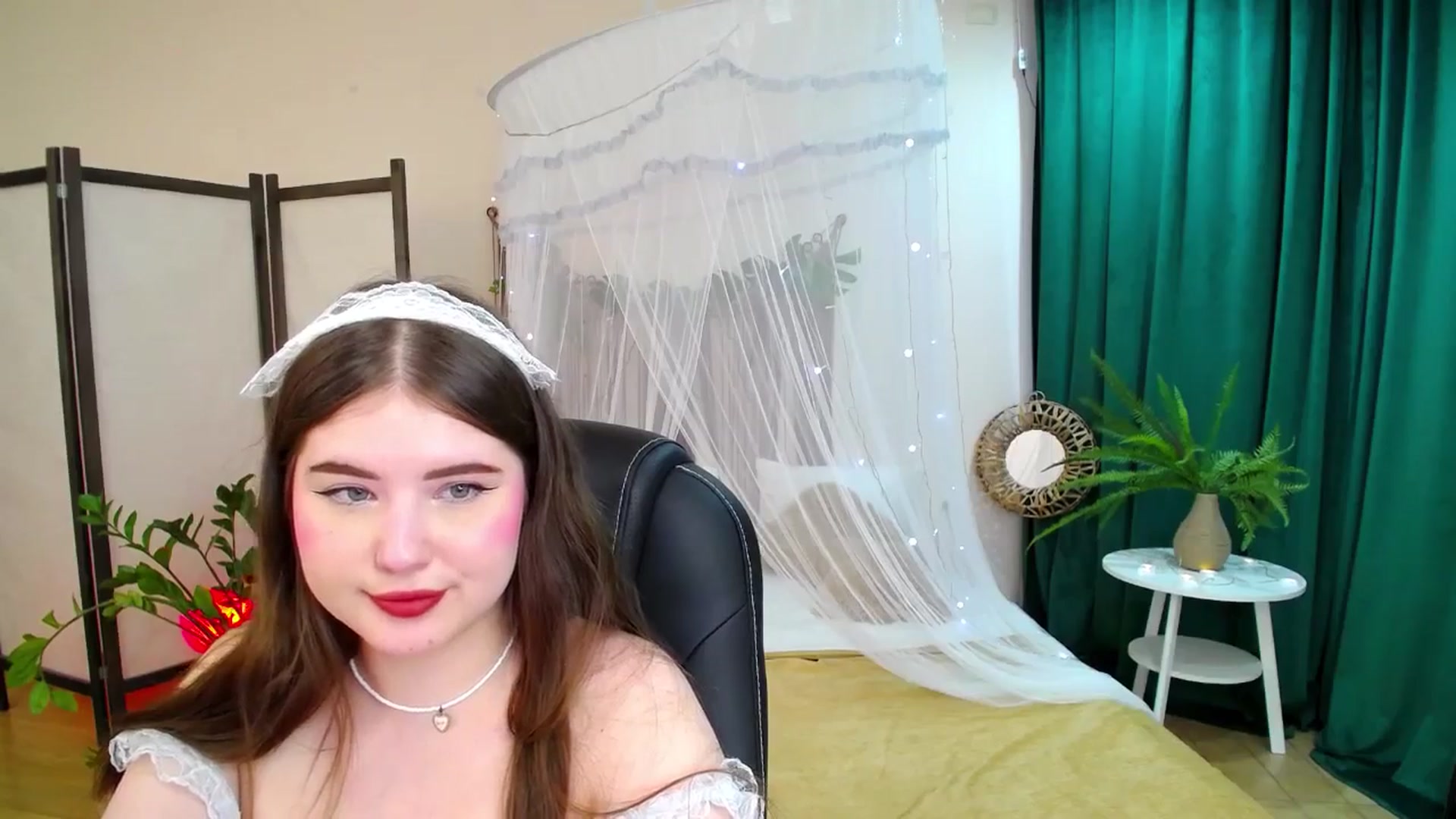Gallery image thumbnail from AdmireMyEyes's myfreecams stream on, 05/27/2025, 09:28 image 5 of 20