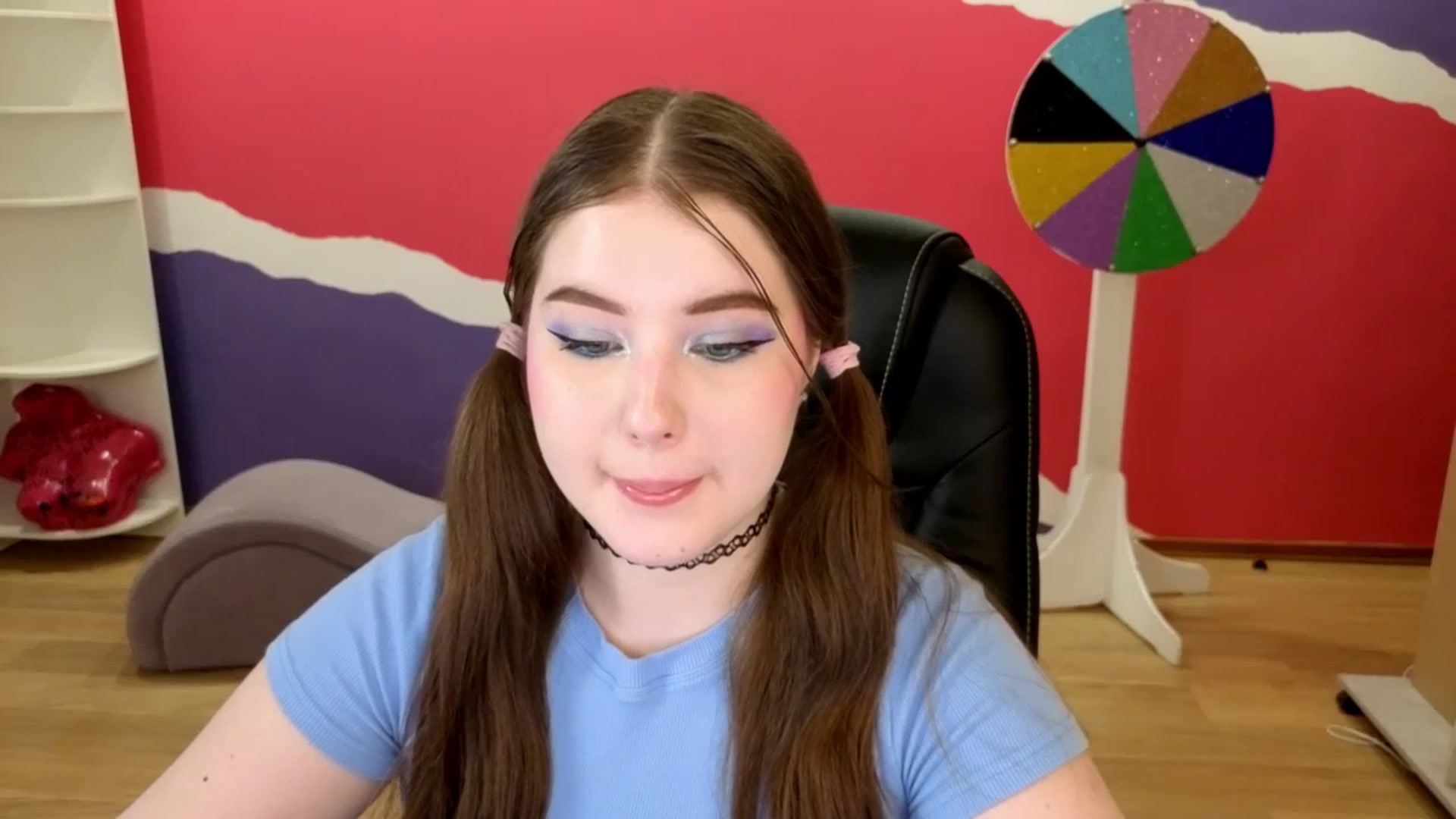 Gallery image thumbnail from AdmireMyEyes's myfreecams stream on, 05/28/2025, 07:47 image 14 of 20