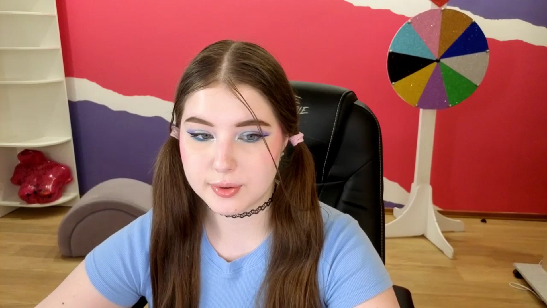 Gallery image thumbnail from AdmireMyEyes's myfreecams stream on, 05/28/2025, 07:47 image 3 of 20