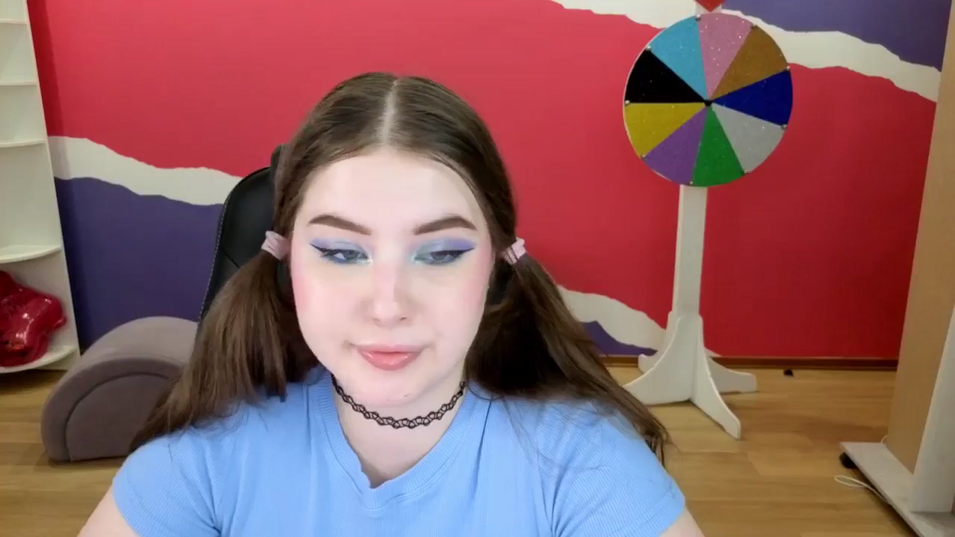 Gallery image thumbnail from AdmireMyEyes's myfreecams stream on, 05/28/2025, 09:41 image 19 of 20