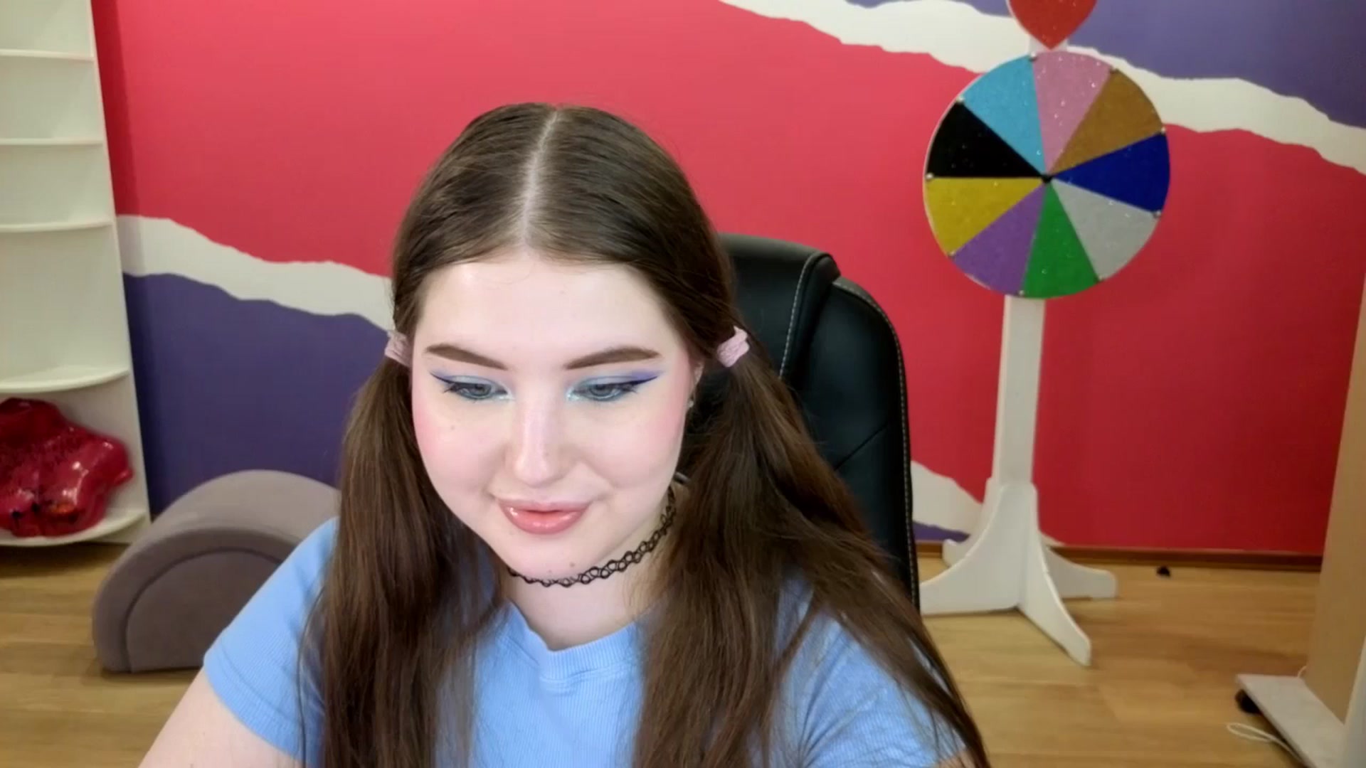 Gallery image thumbnail from AdmireMyEyes's myfreecams stream on, 05/28/2025, 09:41 image 15 of 20