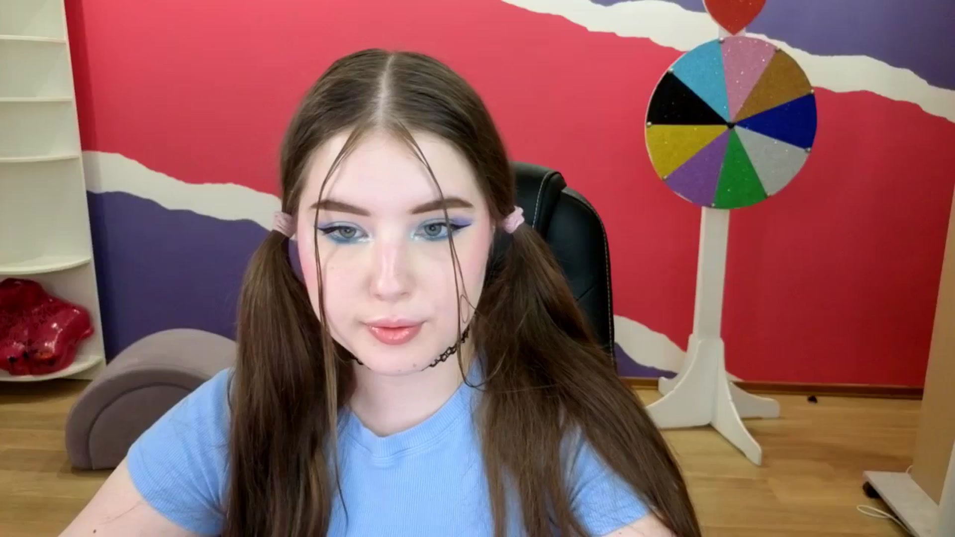 Gallery image thumbnail from AdmireMyEyes's myfreecams stream on, 05/28/2025, 09:41 image 13 of 20