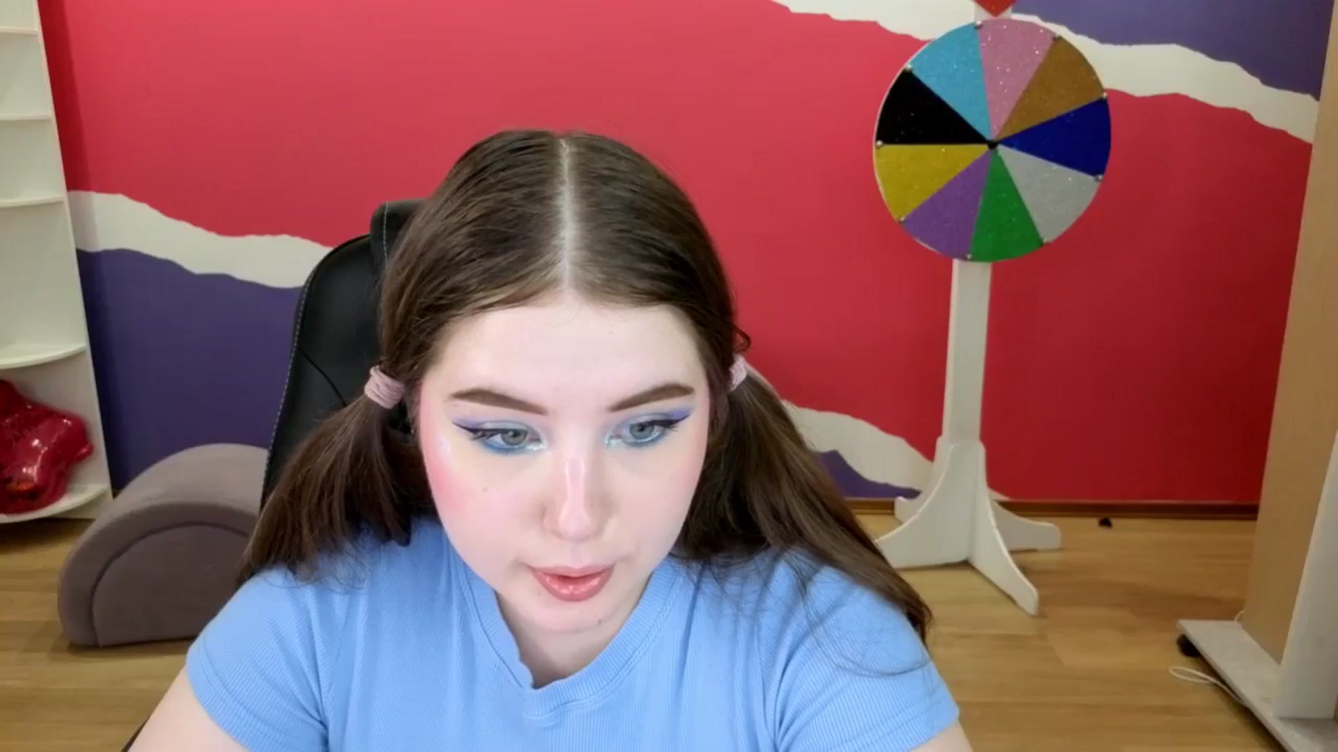 Gallery image thumbnail from AdmireMyEyes's myfreecams stream on, 05/28/2025, 09:41 image 18 of 20
