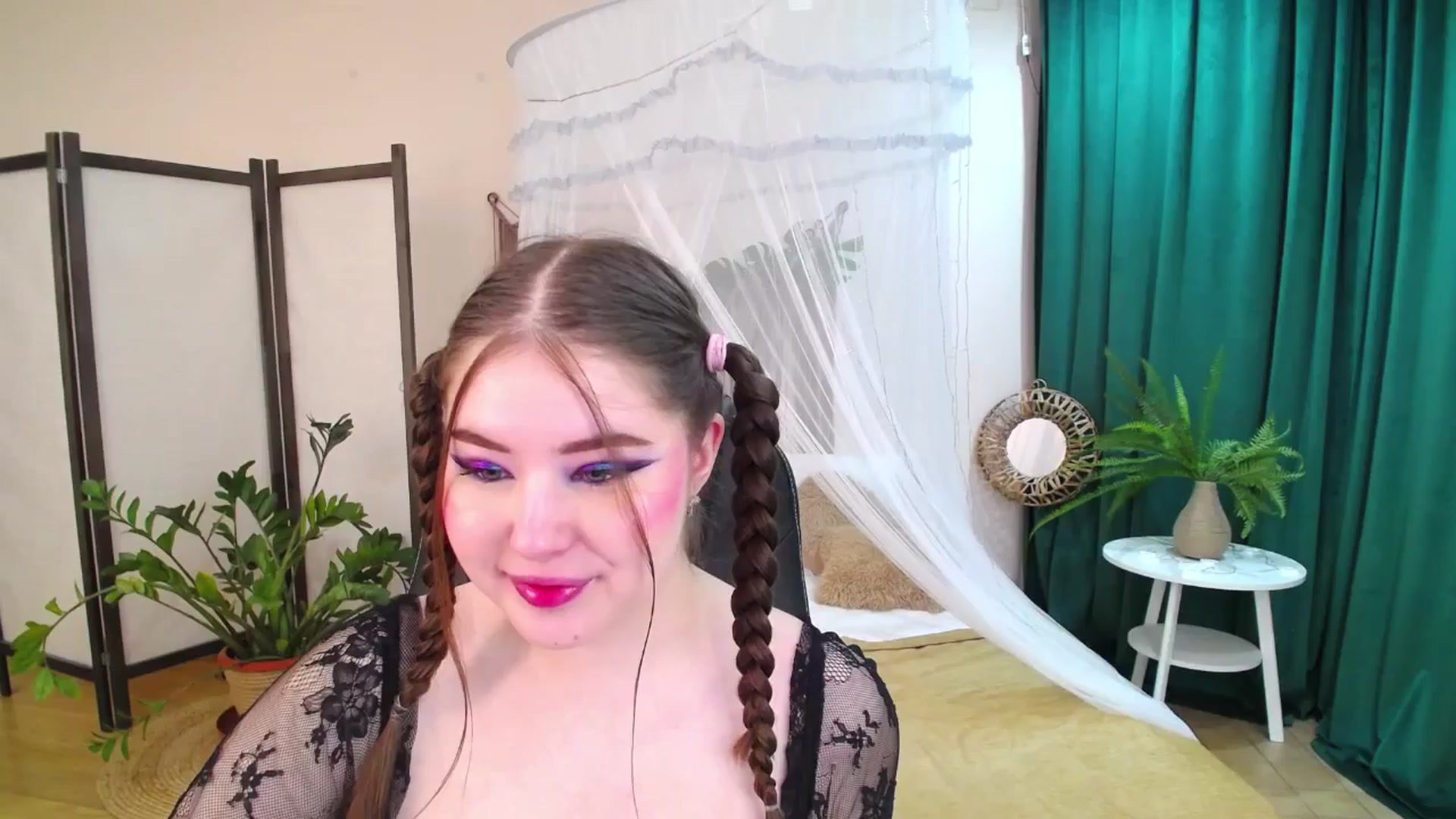Gallery image thumbnail from AdmireMyEyes's myfreecams stream on, 05/29/2025, 19:10 image 20 of 20