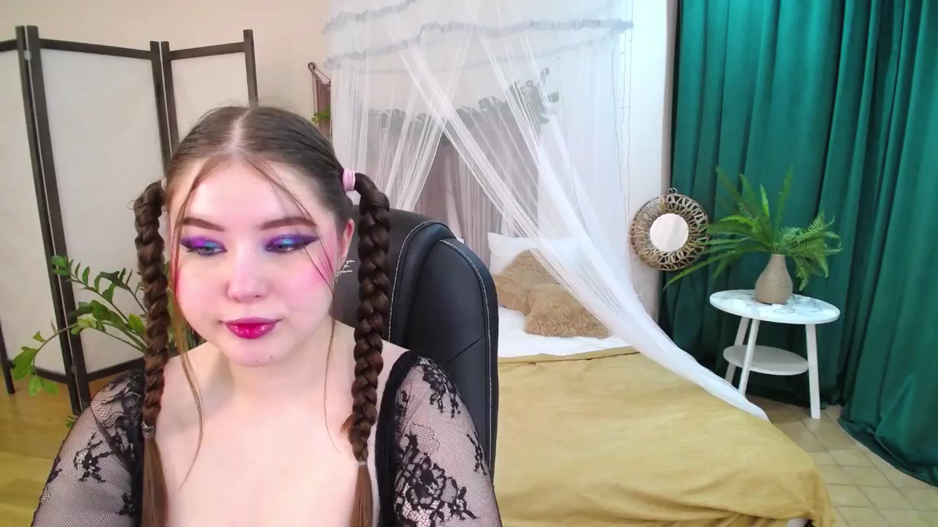 Gallery image thumbnail from AdmireMyEyes's myfreecams stream on, 05/29/2025, 19:10 image 8 of 20