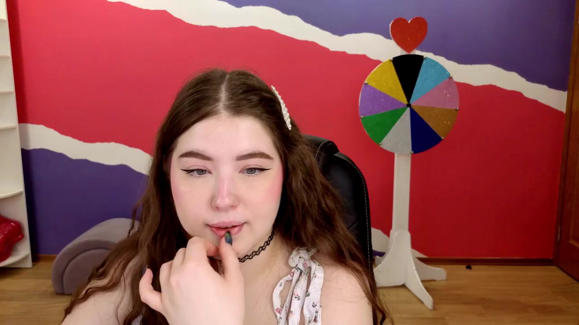 Gallery image thumbnail from AdmireMyEyes's myfreecams stream on, 05/30/2025, 18:45 image 7 of 20