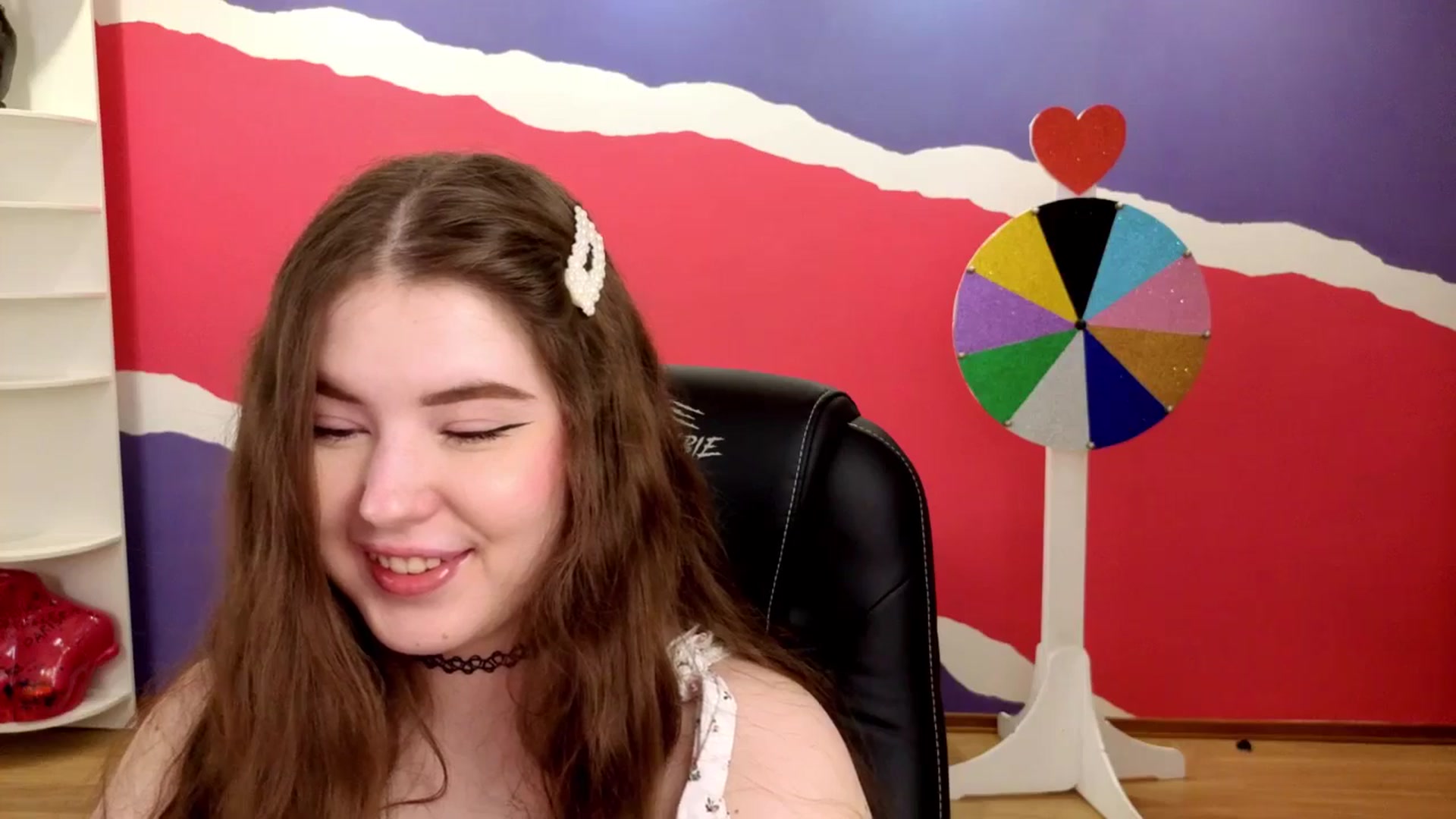 Gallery image thumbnail from AdmireMyEyes's myfreecams stream on, 05/30/2025, 19:16 image 13 of 20
