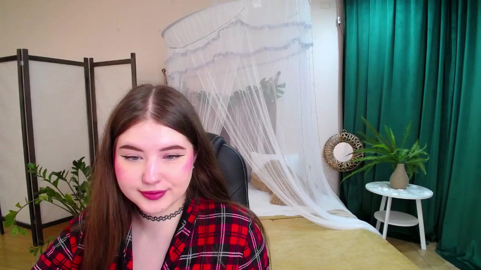 Gallery image thumbnail from AdmireMyEyes's myfreecams stream on, 05/31/2025, 19:20 image 19 of 20