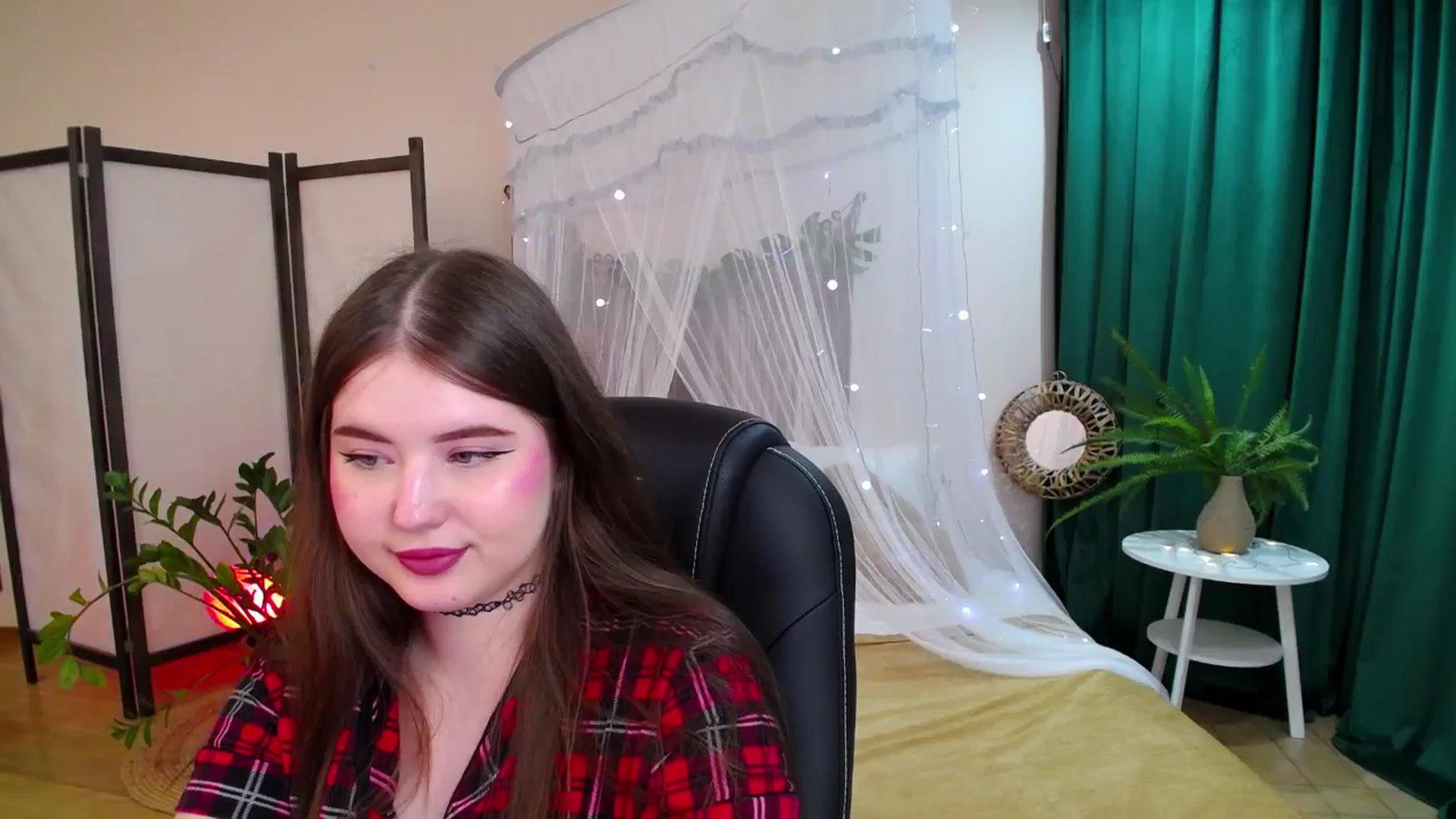 Gallery image thumbnail from AdmireMyEyes's myfreecams stream on, 06/01/2025, 24:41 image 14 of 20