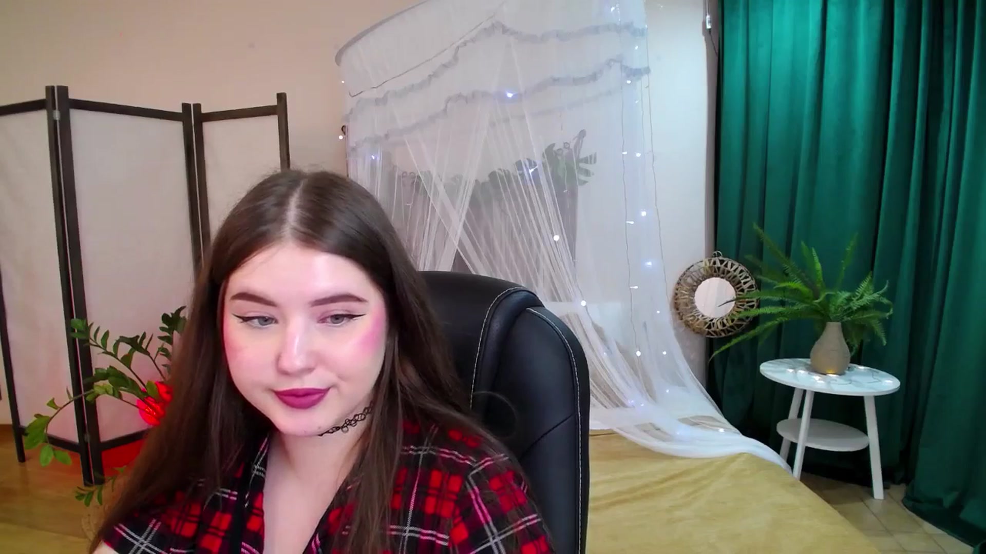 Gallery image thumbnail from AdmireMyEyes's myfreecams stream on, 06/01/2025, 24:41 image 17 of 20
