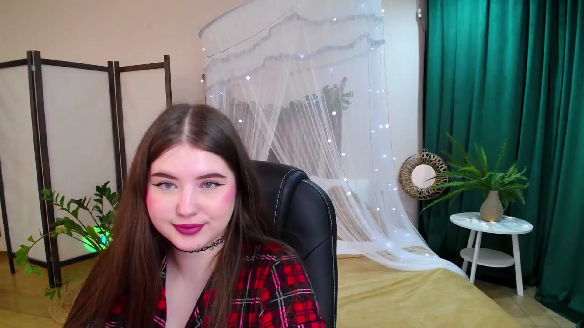Gallery image thumbnail from AdmireMyEyes's myfreecams stream on, 06/01/2025, 24:41 image 19 of 20
