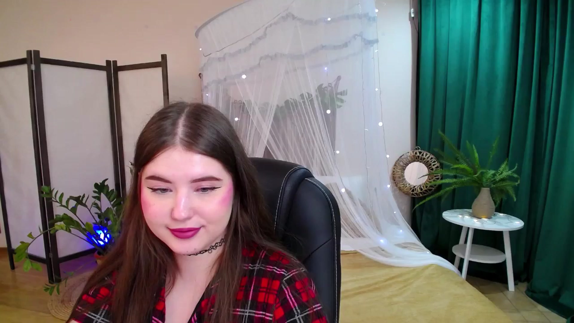 Gallery image thumbnail from AdmireMyEyes's myfreecams stream on, 06/01/2025, 24:41 image 20 of 20