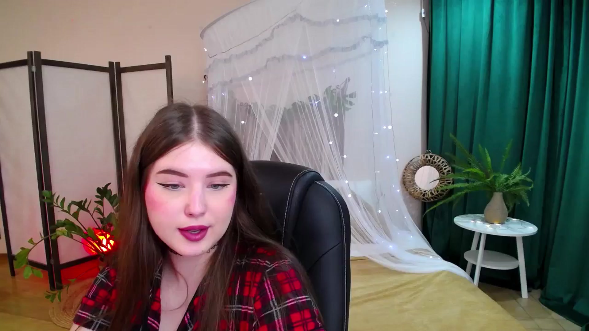 Gallery image thumbnail from AdmireMyEyes's myfreecams stream on, 06/01/2025, 24:41 image 16 of 20