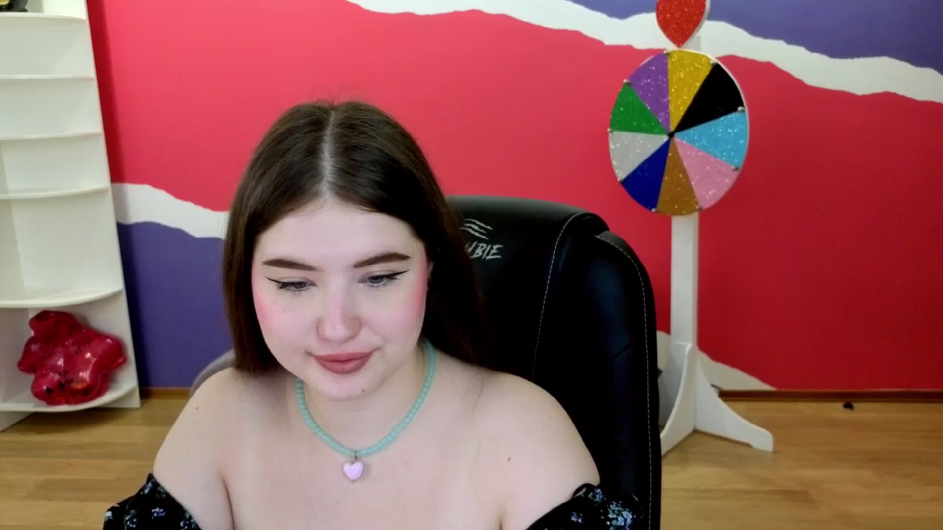 Gallery image thumbnail from AdmireMyEyes's myfreecams stream on, 06/04/2025, 05:47 image 4 of 20