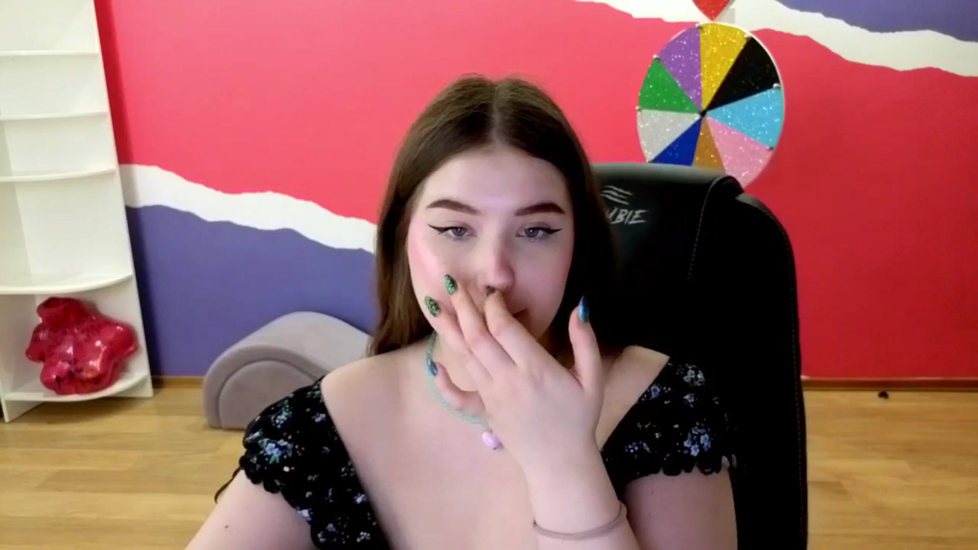 Gallery image thumbnail from AdmireMyEyes's myfreecams stream on, 06/04/2025, 05:47 image 15 of 20