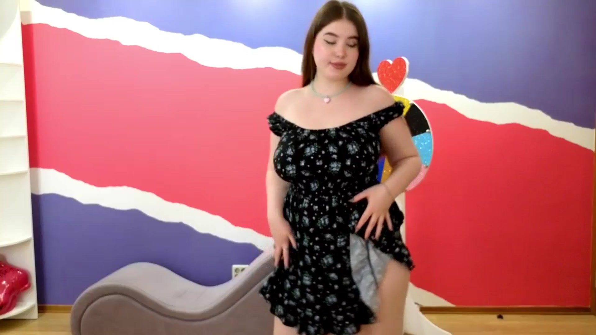 Gallery image thumbnail from AdmireMyEyes's myfreecams stream on, 06/04/2025, 06:39 image 12 of 20