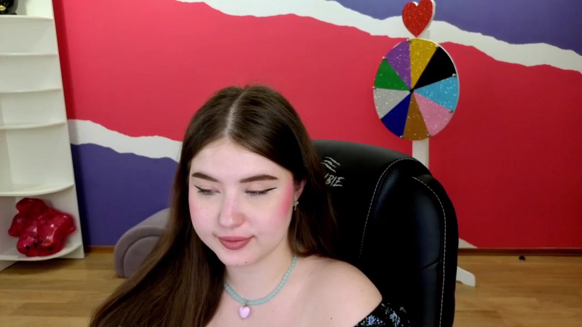 Gallery image thumbnail from AdmireMyEyes's myfreecams stream on, 06/04/2025, 06:39 image 4 of 20