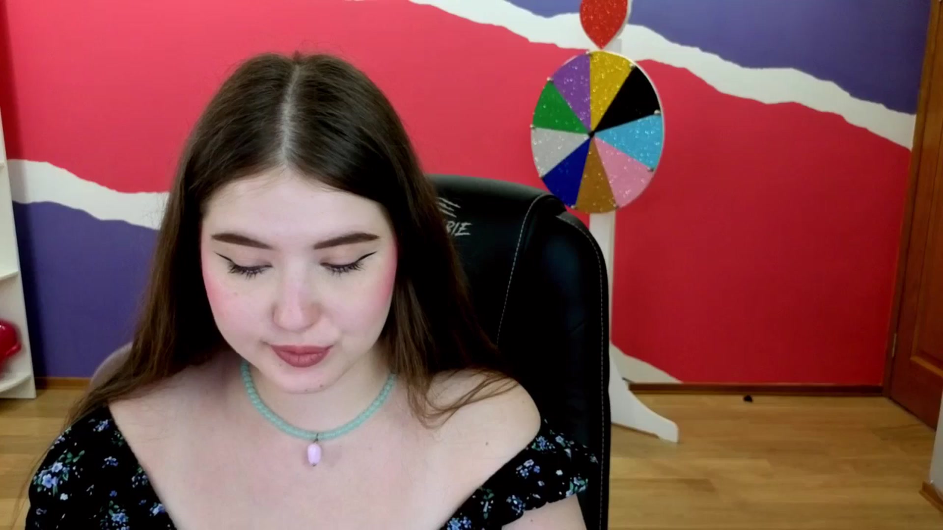 Gallery image thumbnail from AdmireMyEyes's myfreecams stream on, 06/04/2025, 06:39 image 18 of 20