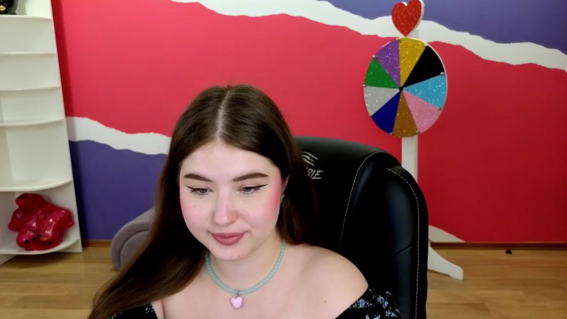 Gallery image thumbnail from AdmireMyEyes's myfreecams stream on, 06/04/2025, 06:39 image 1 of 20
