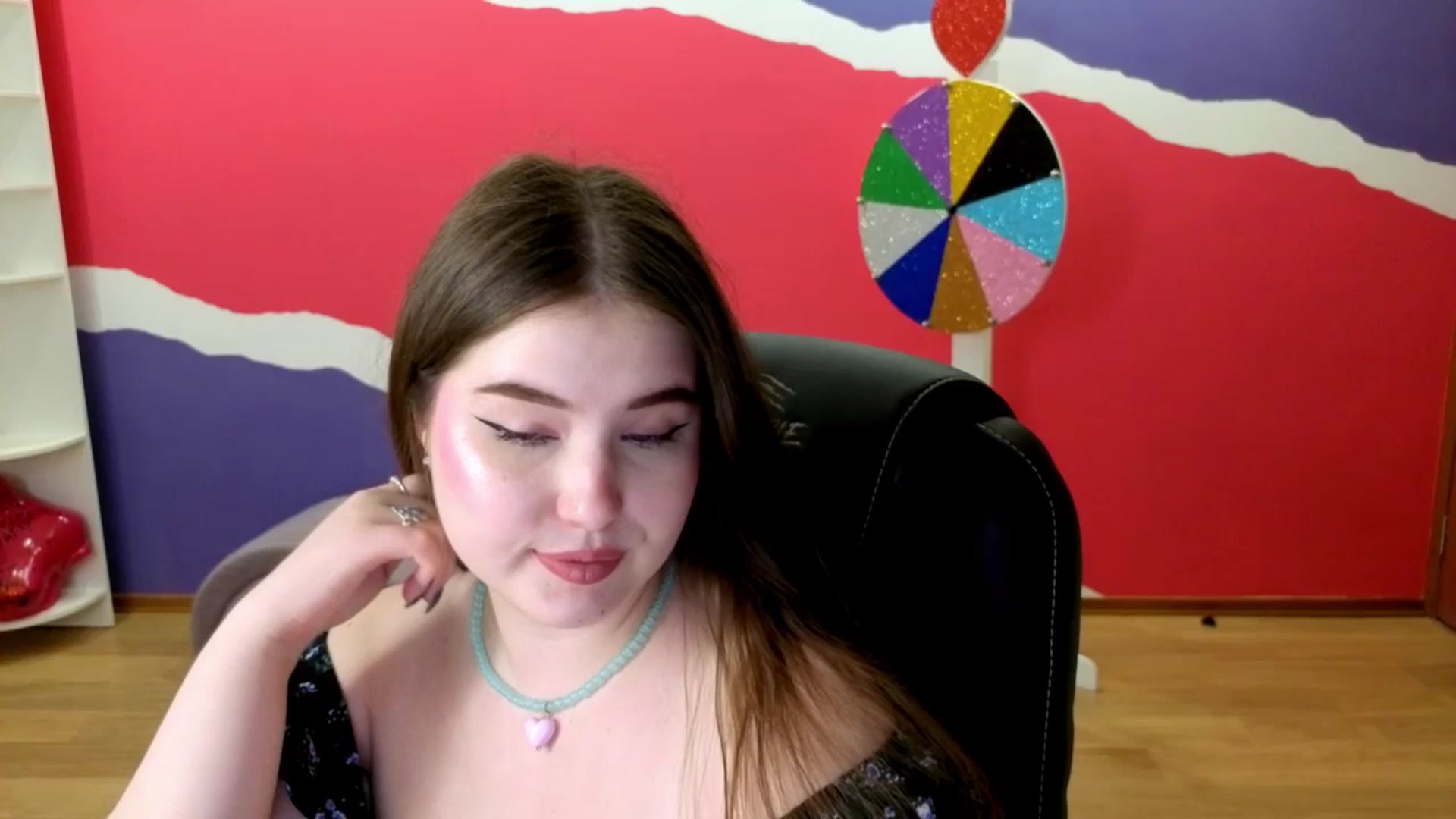 Gallery image thumbnail from AdmireMyEyes's myfreecams stream on, 06/04/2025, 08:30 image 7 of 20