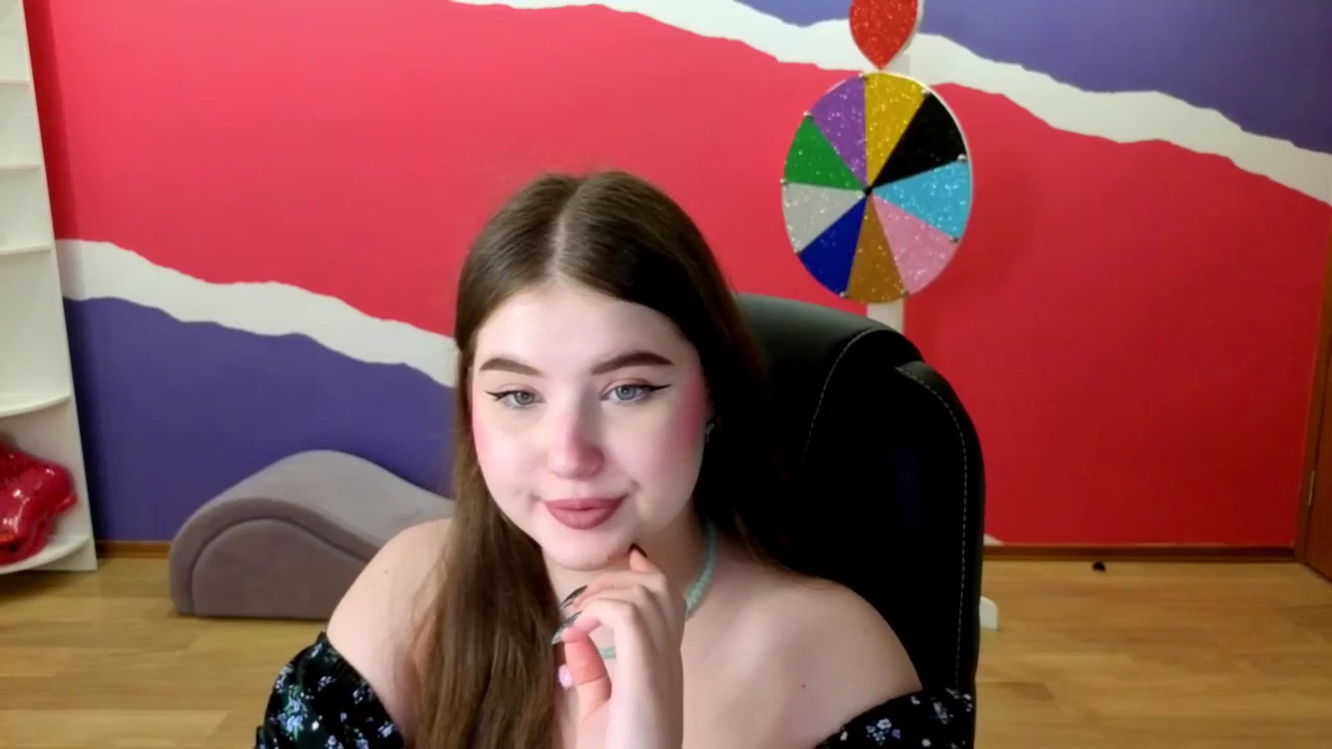 Gallery image thumbnail from AdmireMyEyes's myfreecams stream on, 06/04/2025, 09:11 image 5 of 20