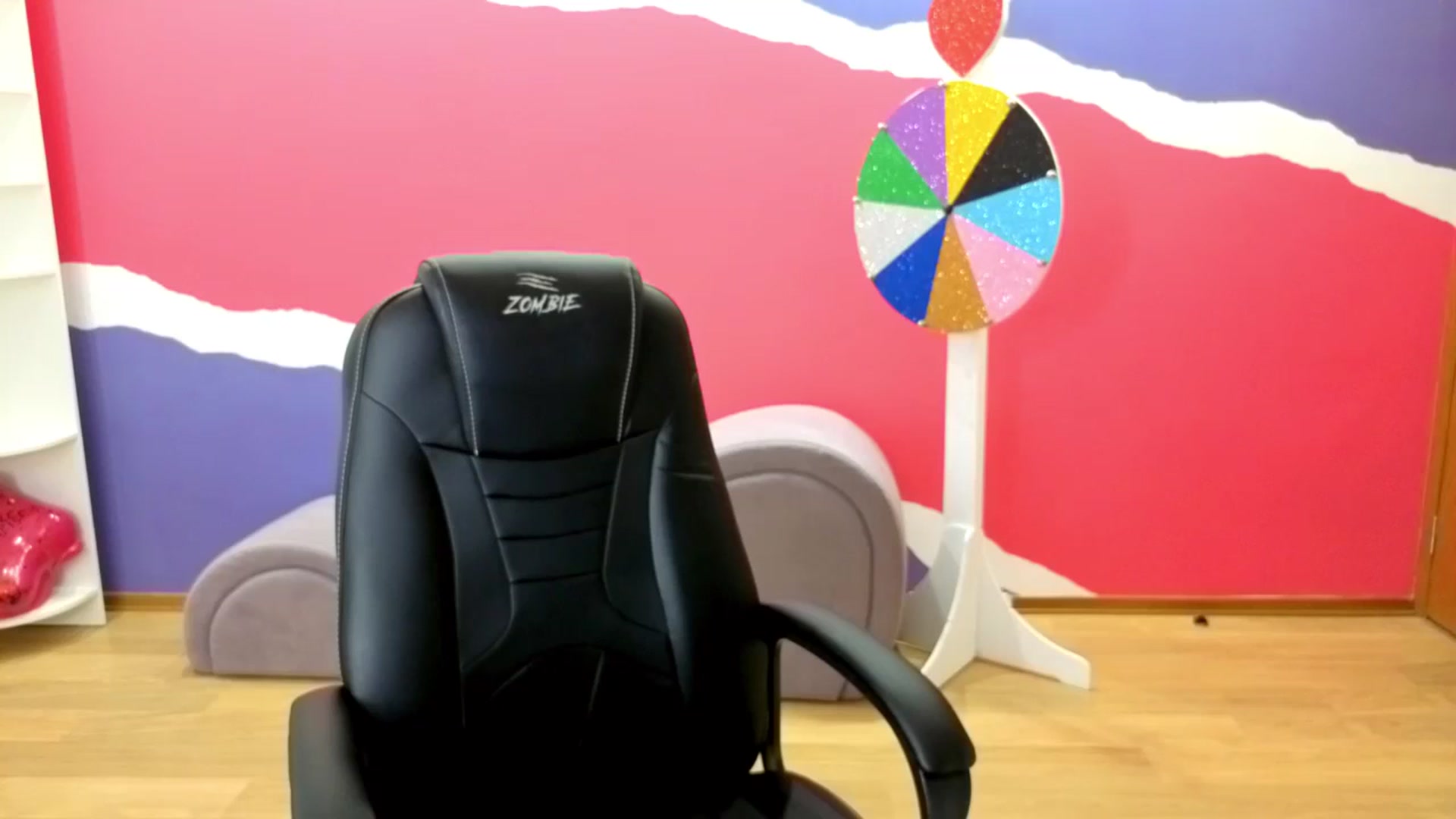 Gallery image thumbnail from AdmireMyEyes's myfreecams stream on, 06/04/2025, 09:11 image 13 of 20