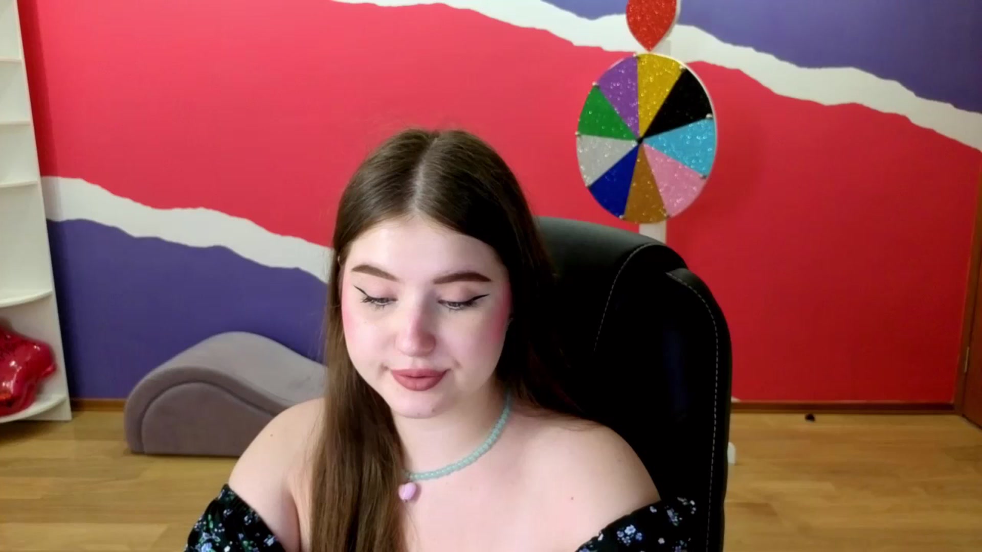 Gallery image thumbnail from AdmireMyEyes's myfreecams stream on, 06/04/2025, 09:11 image 6 of 20