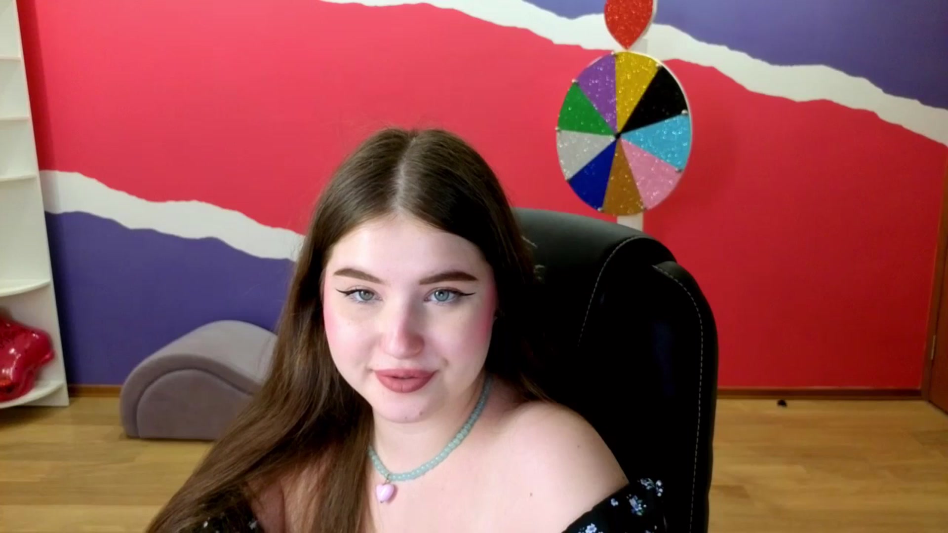 Gallery image thumbnail from AdmireMyEyes's myfreecams stream on, 06/04/2025, 09:11 image 7 of 20
