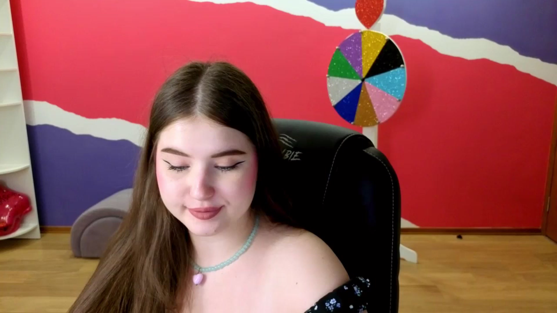 Gallery image thumbnail from AdmireMyEyes's myfreecams stream on, 06/04/2025, 09:11 image 10 of 20