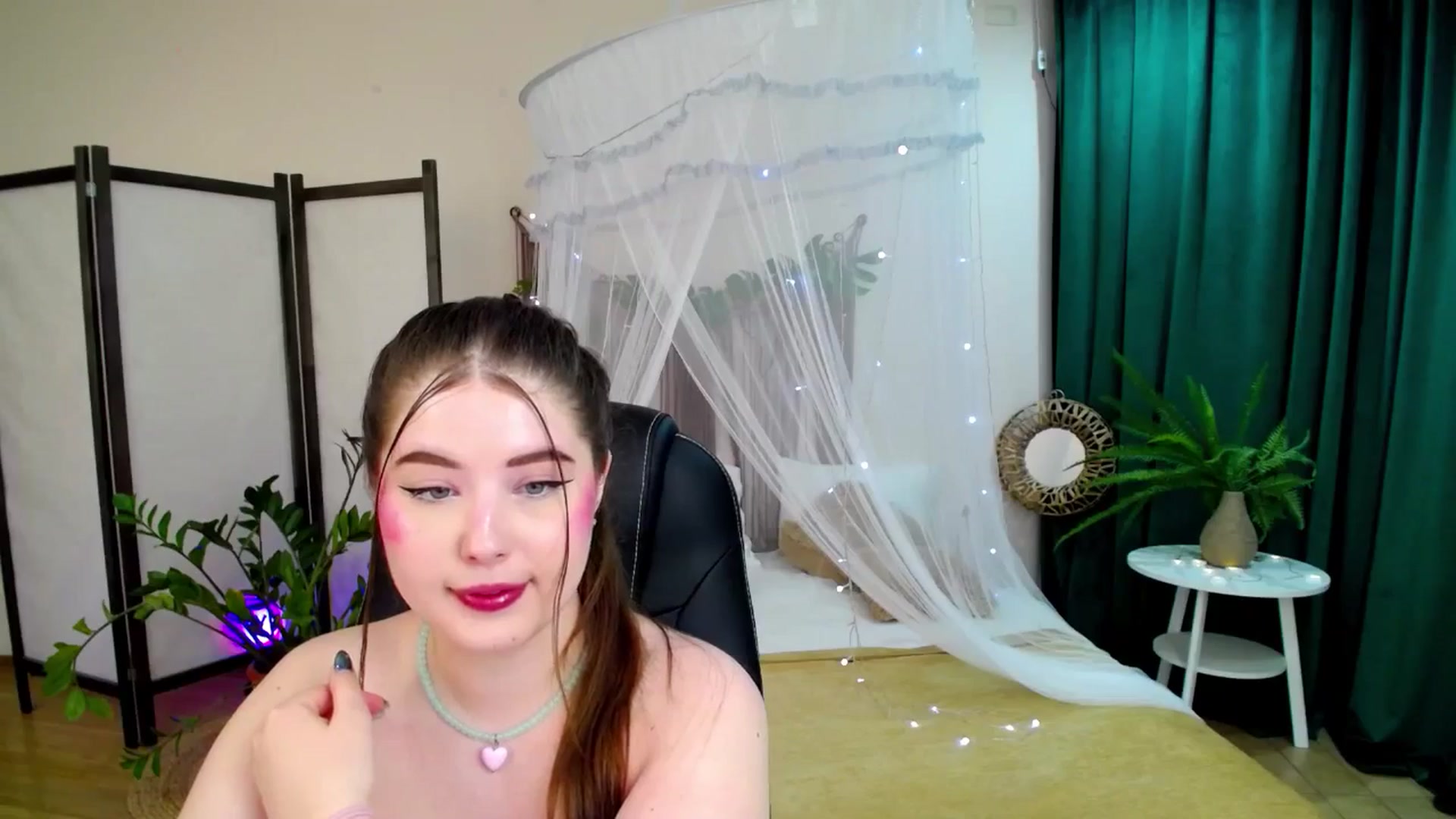 Gallery image thumbnail from AdmireMyEyes's myfreecams stream on, 06/05/2025, 06:47 image 14 of 20