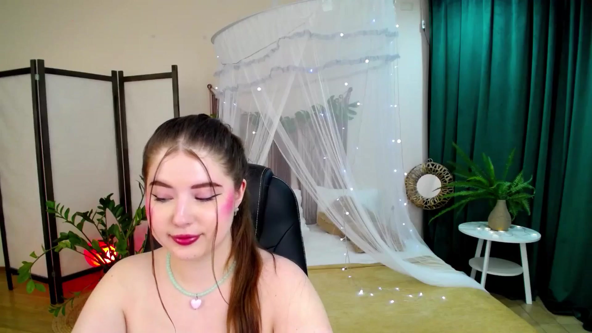 Gallery image thumbnail from AdmireMyEyes's myfreecams stream on, 06/05/2025, 06:47 image 16 of 20