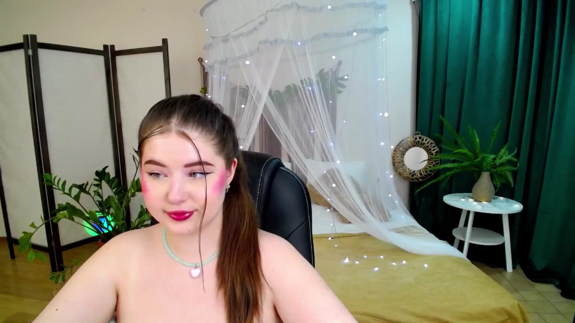 Gallery image thumbnail from AdmireMyEyes's myfreecams stream on, 06/05/2025, 07:09 image 2 of 20