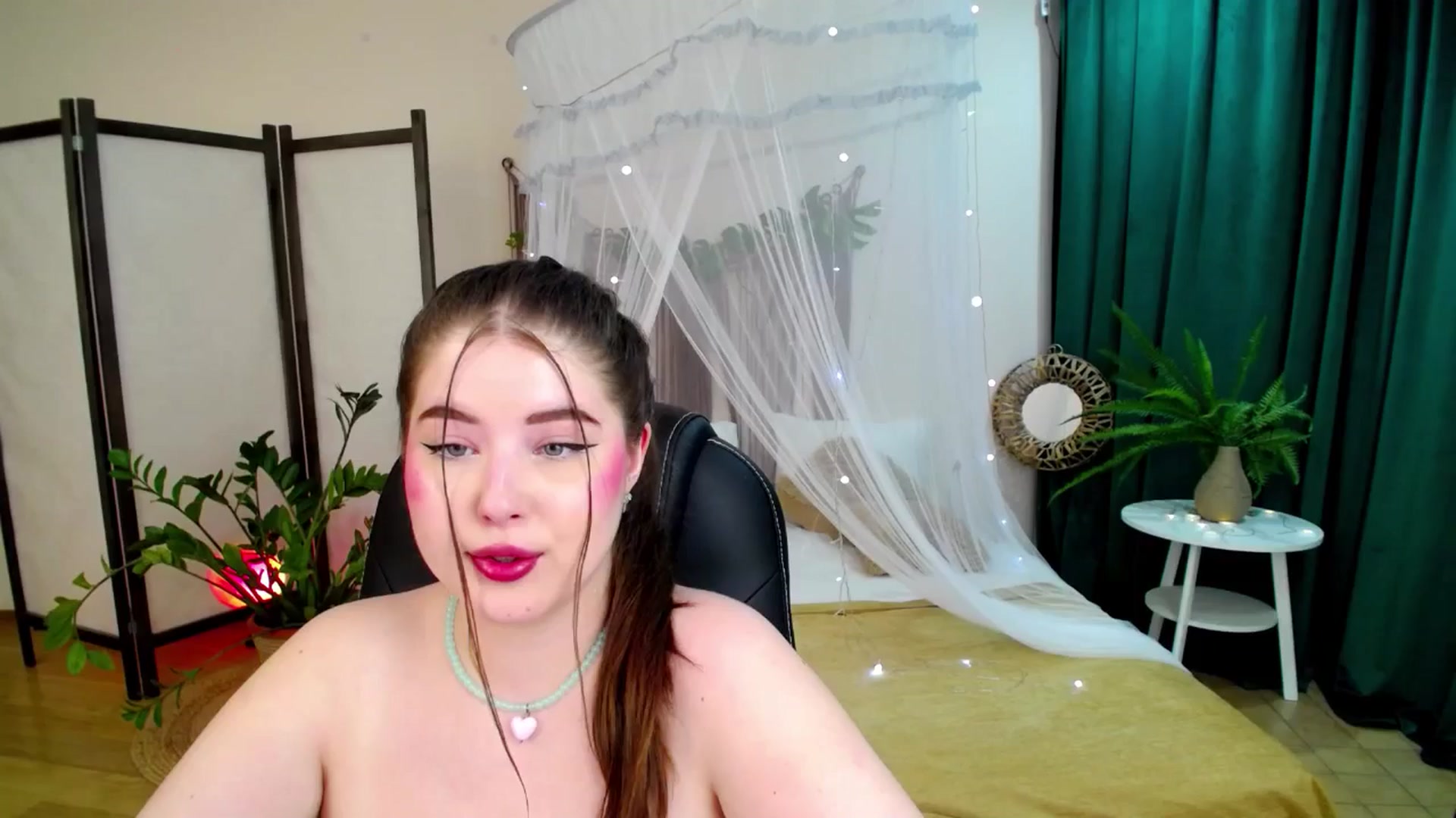 Gallery image thumbnail from AdmireMyEyes's myfreecams stream on, 06/05/2025, 07:09 image 10 of 20