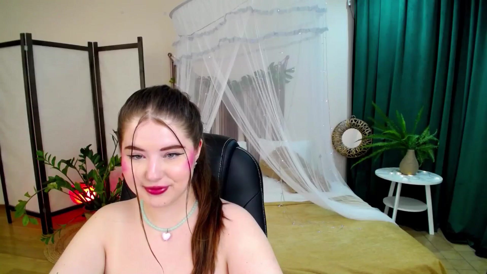 Gallery image thumbnail from AdmireMyEyes's myfreecams stream on, 06/05/2025, 07:09 image 14 of 20