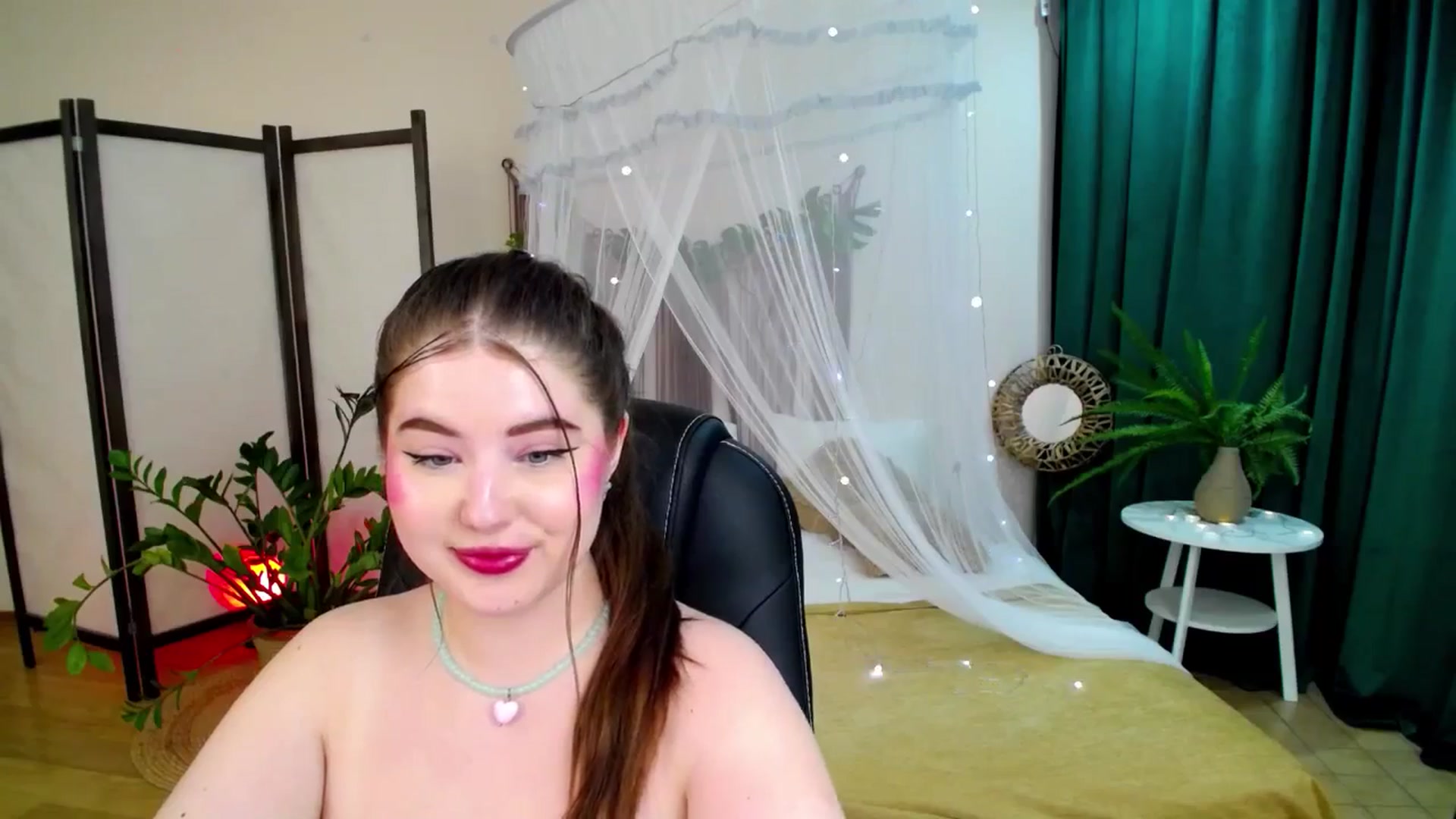 Gallery image thumbnail from AdmireMyEyes's myfreecams stream on, 06/05/2025, 07:09 image 17 of 20