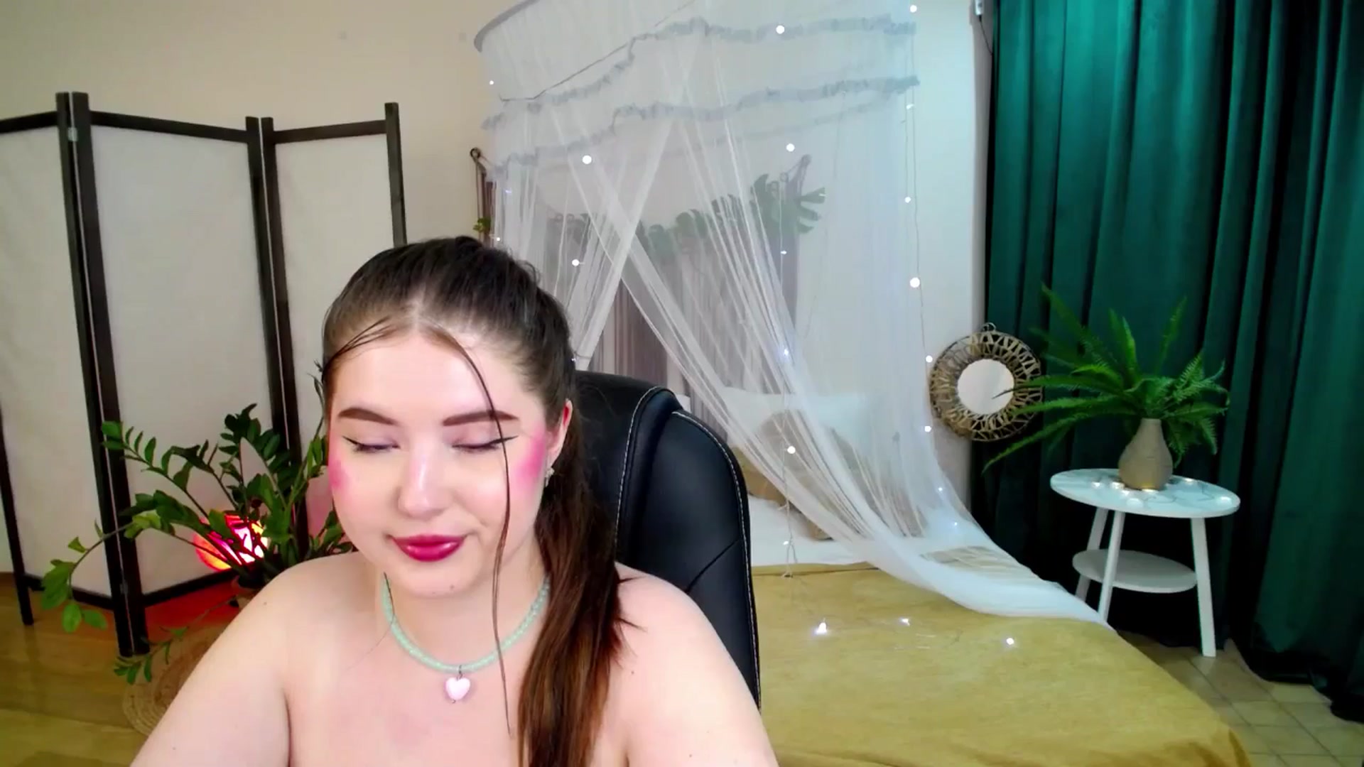 Gallery image thumbnail from AdmireMyEyes's myfreecams stream on, 06/05/2025, 07:09 image 19 of 20