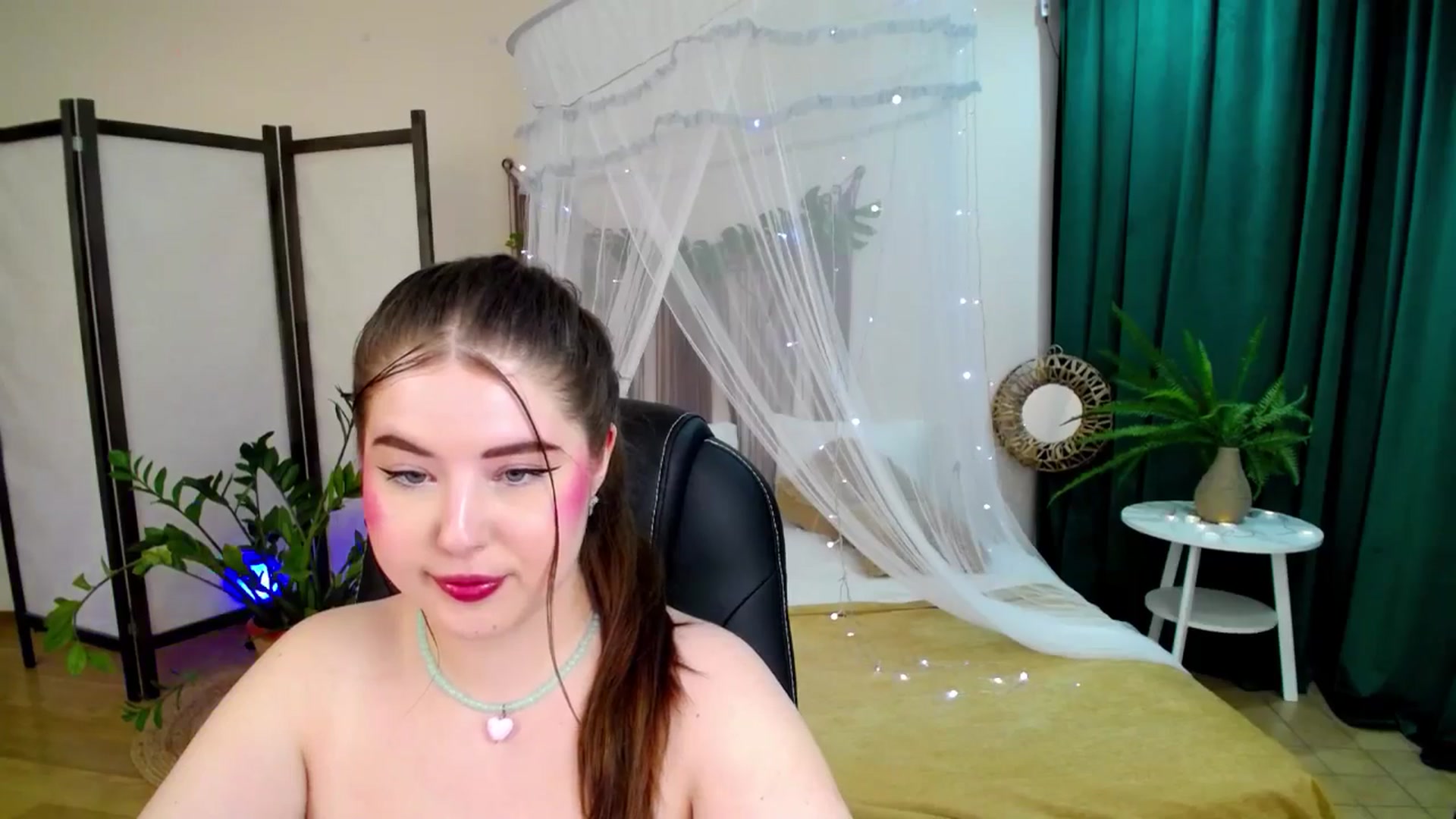 Gallery image thumbnail from AdmireMyEyes's myfreecams stream on, 06/05/2025, 07:09 image 16 of 20