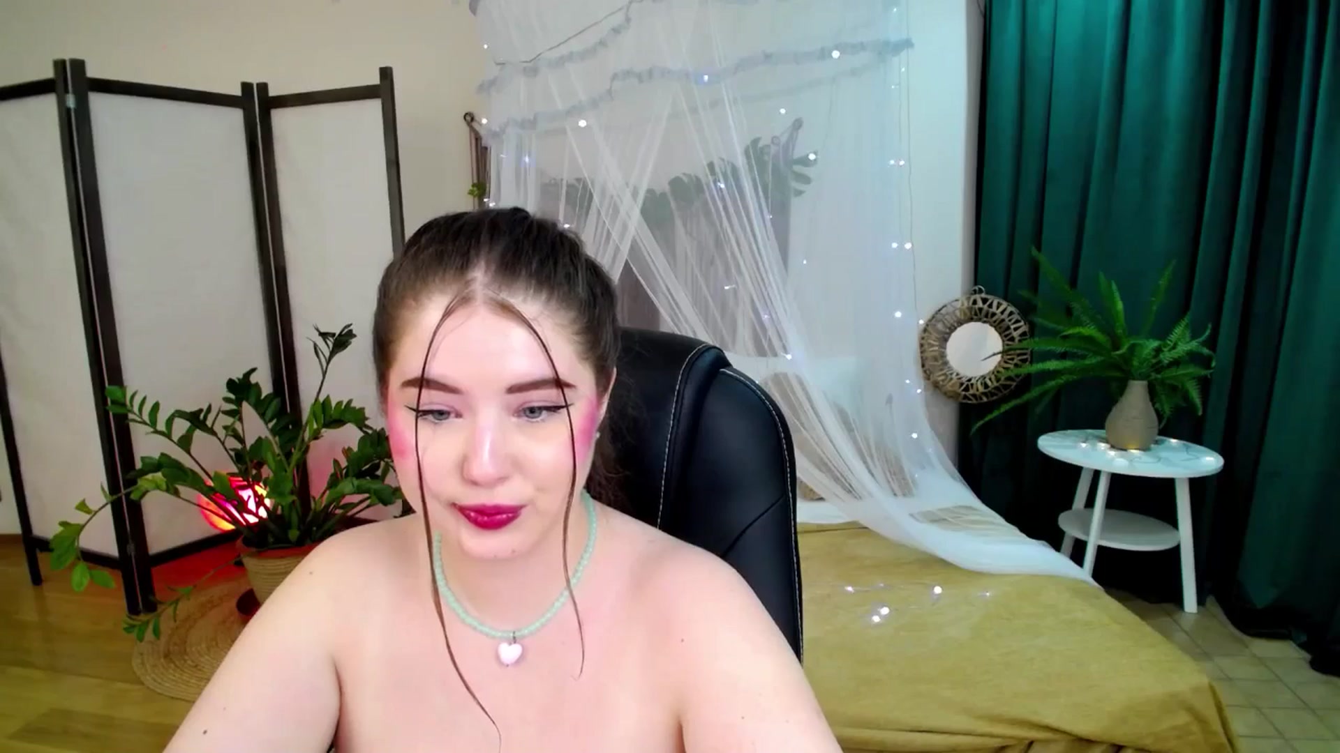 Gallery image thumbnail from AdmireMyEyes's myfreecams stream on, 06/05/2025, 08:42 image 4 of 20