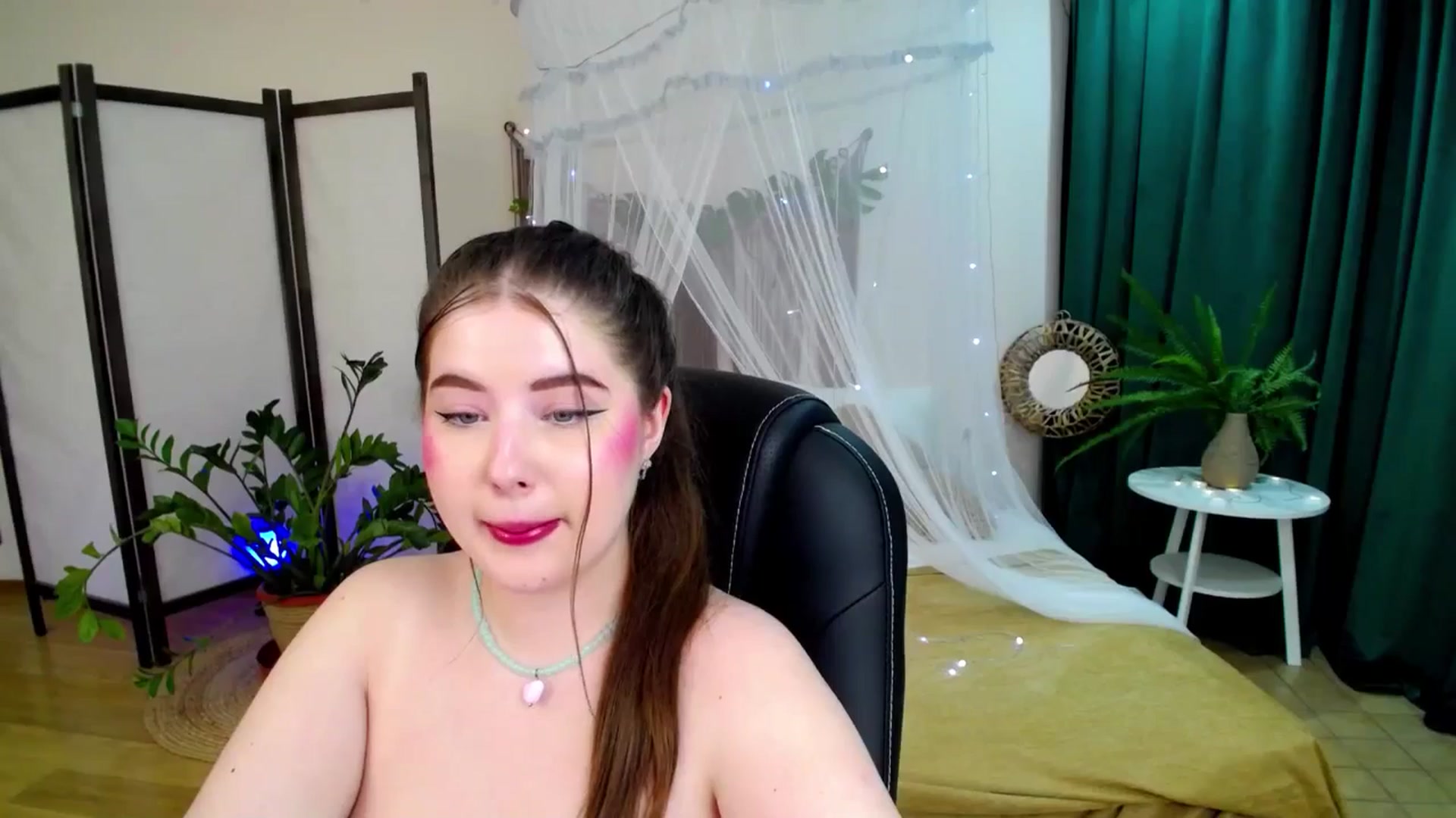 Gallery image thumbnail from AdmireMyEyes's myfreecams stream on, 06/05/2025, 08:42 image 17 of 20