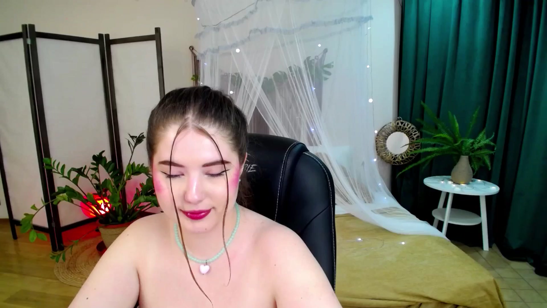 Gallery image thumbnail from AdmireMyEyes's myfreecams stream on, 06/05/2025, 08:42 image 5 of 20