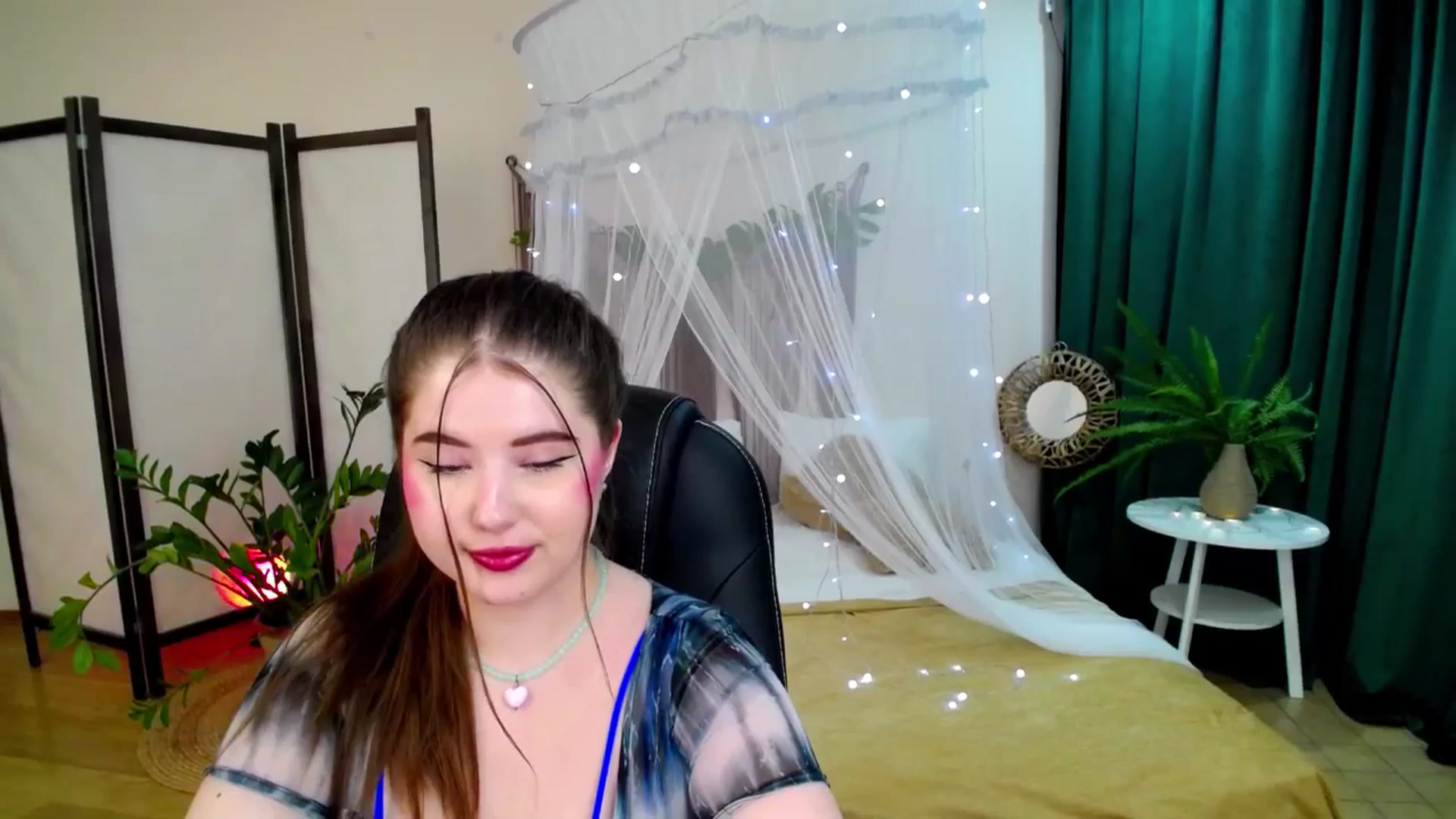 Gallery image thumbnail from AdmireMyEyes's myfreecams stream on, 06/05/2025, 09:49 image 18 of 20
