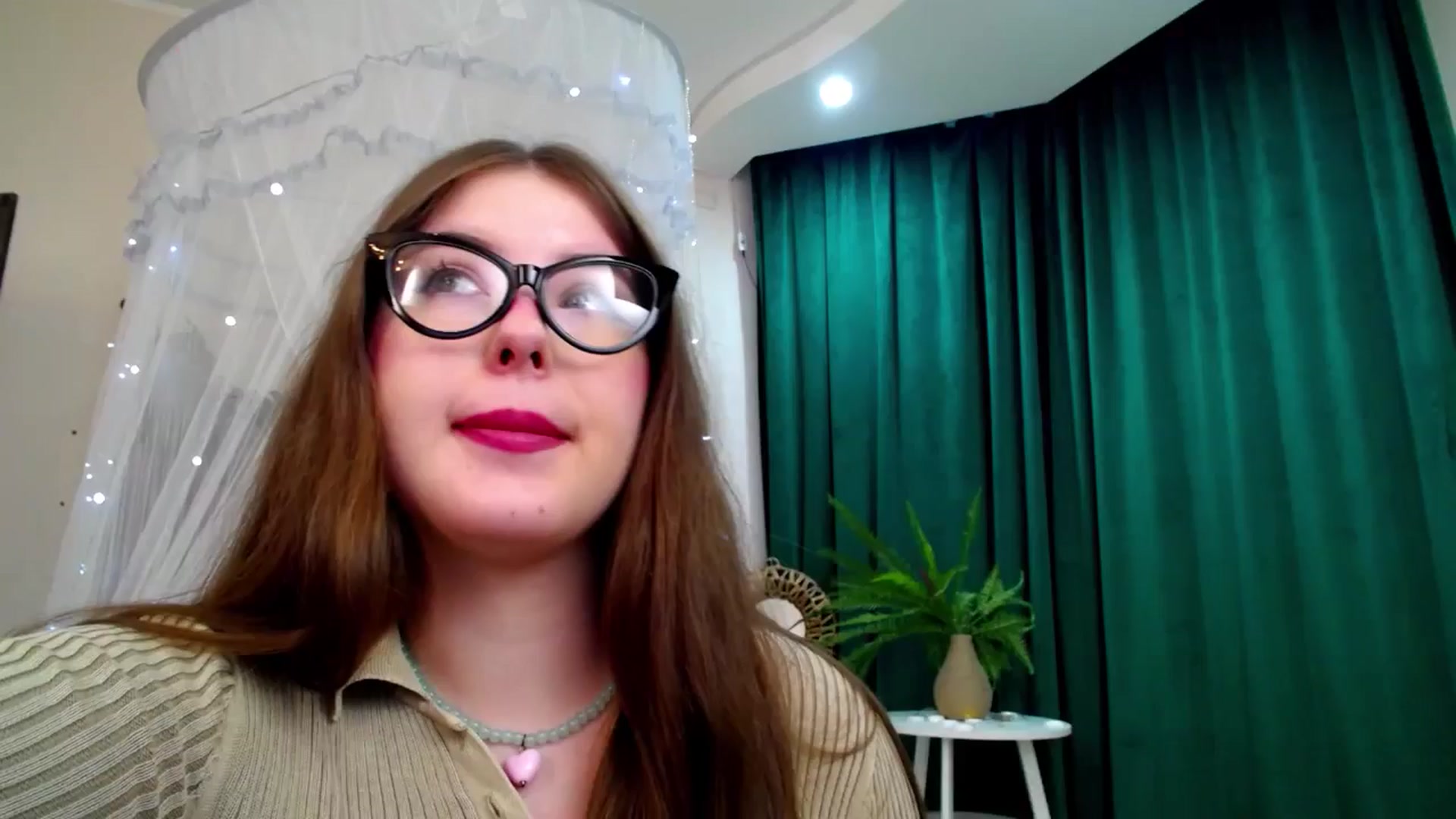Gallery image thumbnail from AdmireMyEyes's myfreecams stream on, 06/06/2025, 07:46 image 6 of 20