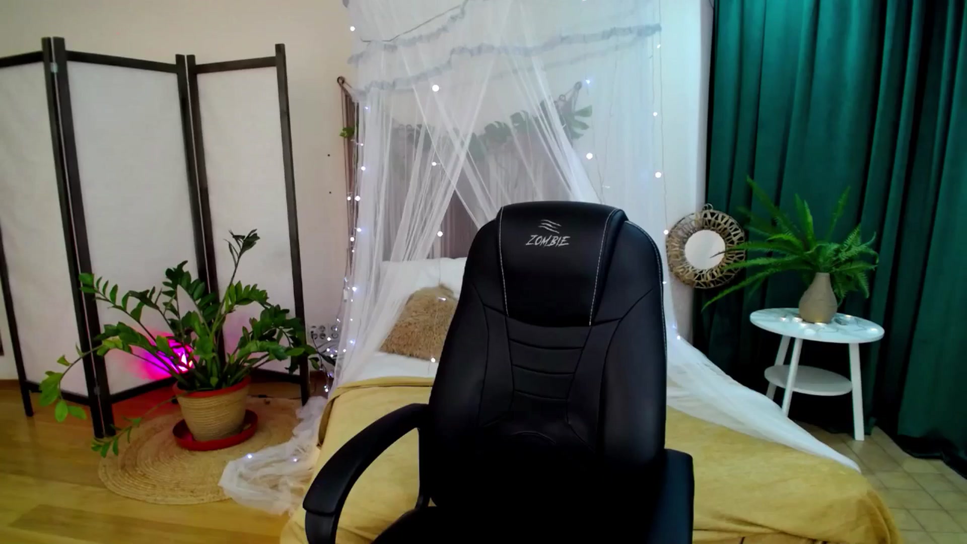 Gallery image thumbnail from AdmireMyEyes's myfreecams stream on, 06/06/2025, 08:39 image 9 of 20