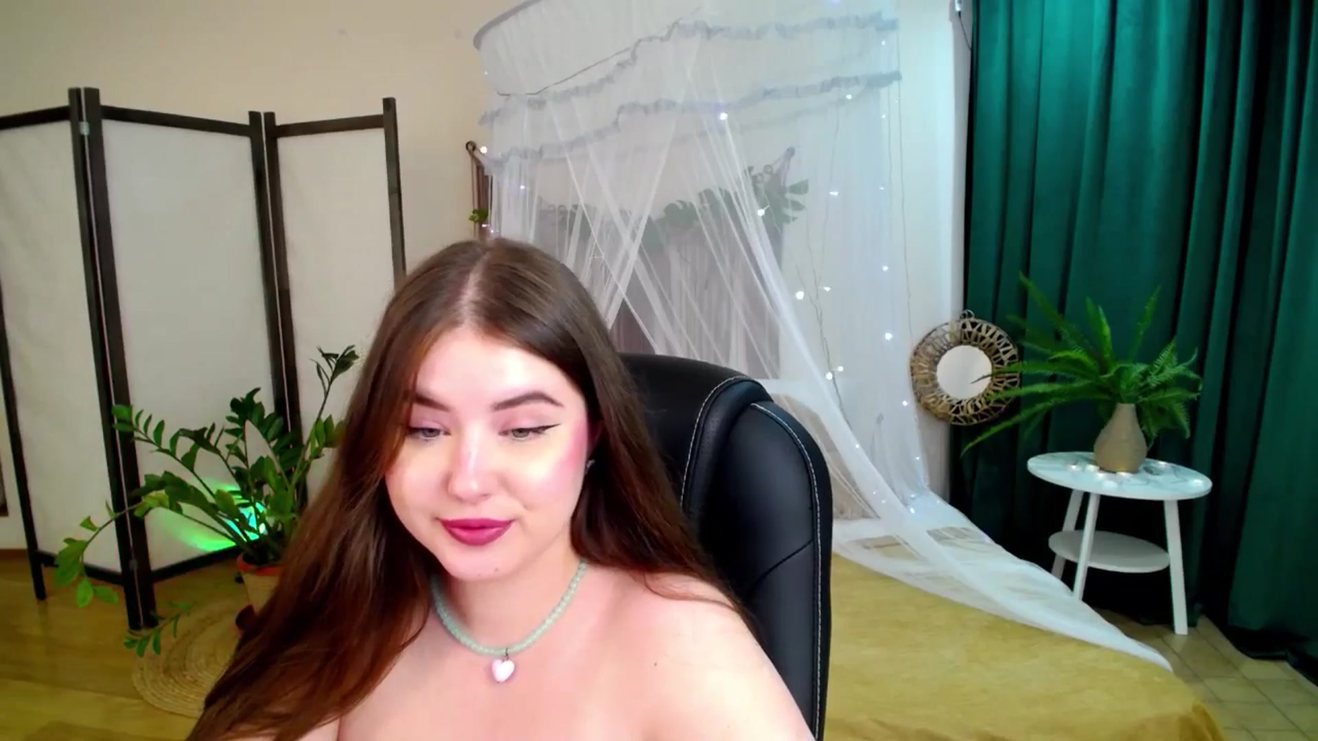Gallery image thumbnail from AdmireMyEyes's myfreecams stream on, 06/06/2025, 10:39 image 4 of 20