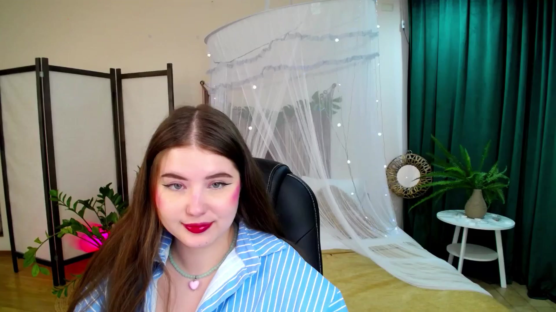 Gallery image thumbnail from AdmireMyEyes's myfreecams stream on, 06/07/2025, 08:41 image 18 of 20