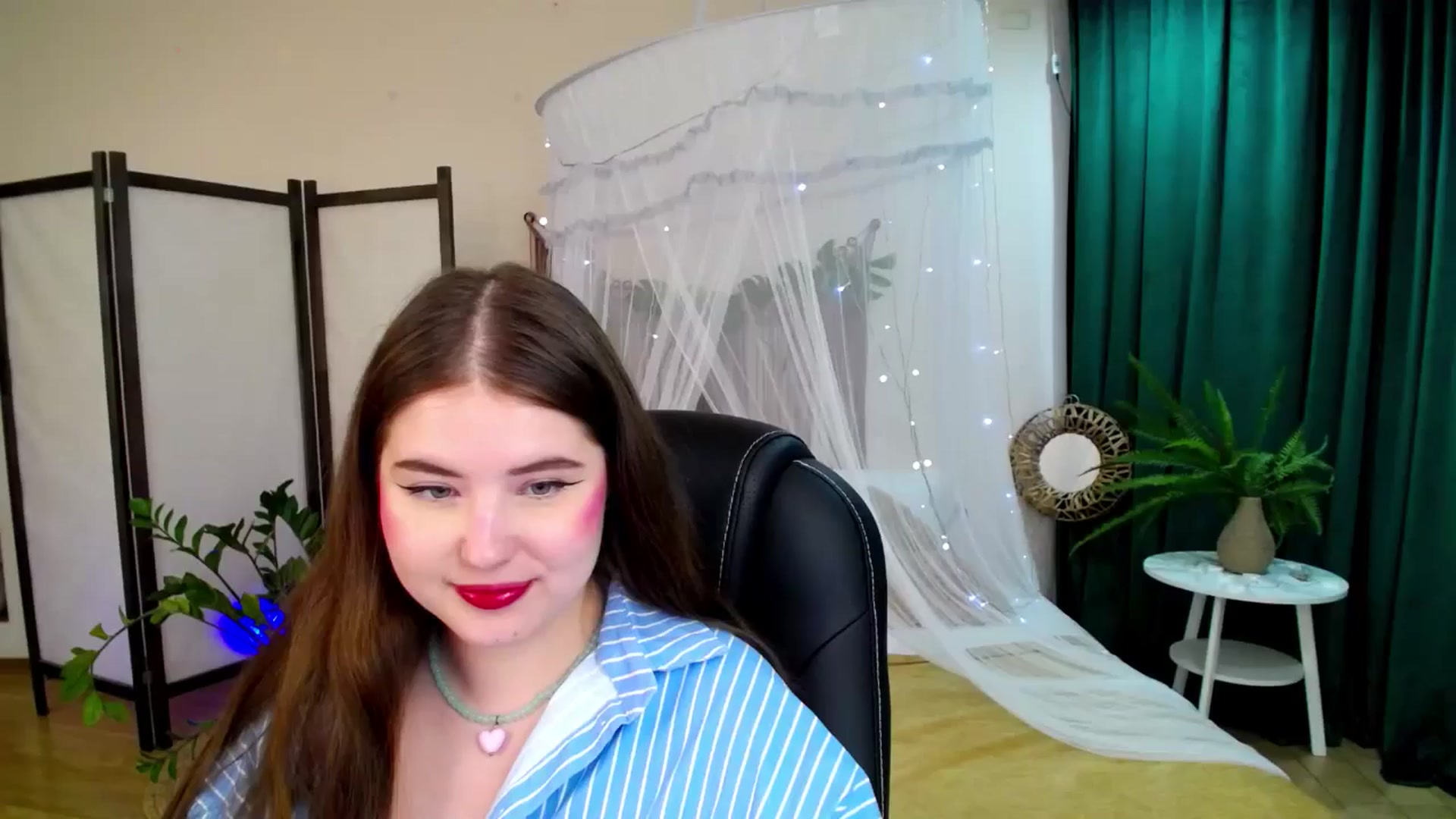 Gallery image thumbnail from AdmireMyEyes's myfreecams stream on, 06/07/2025, 08:41 image 13 of 20