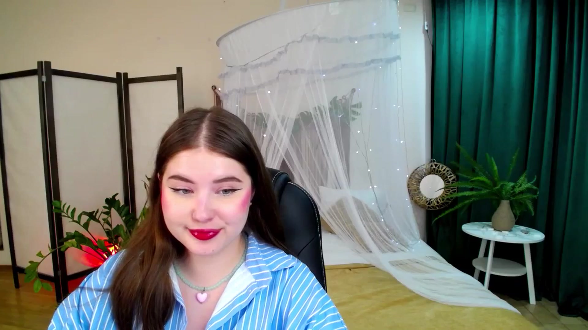 Gallery image thumbnail from AdmireMyEyes's myfreecams stream on, 06/07/2025, 08:41 image 8 of 20