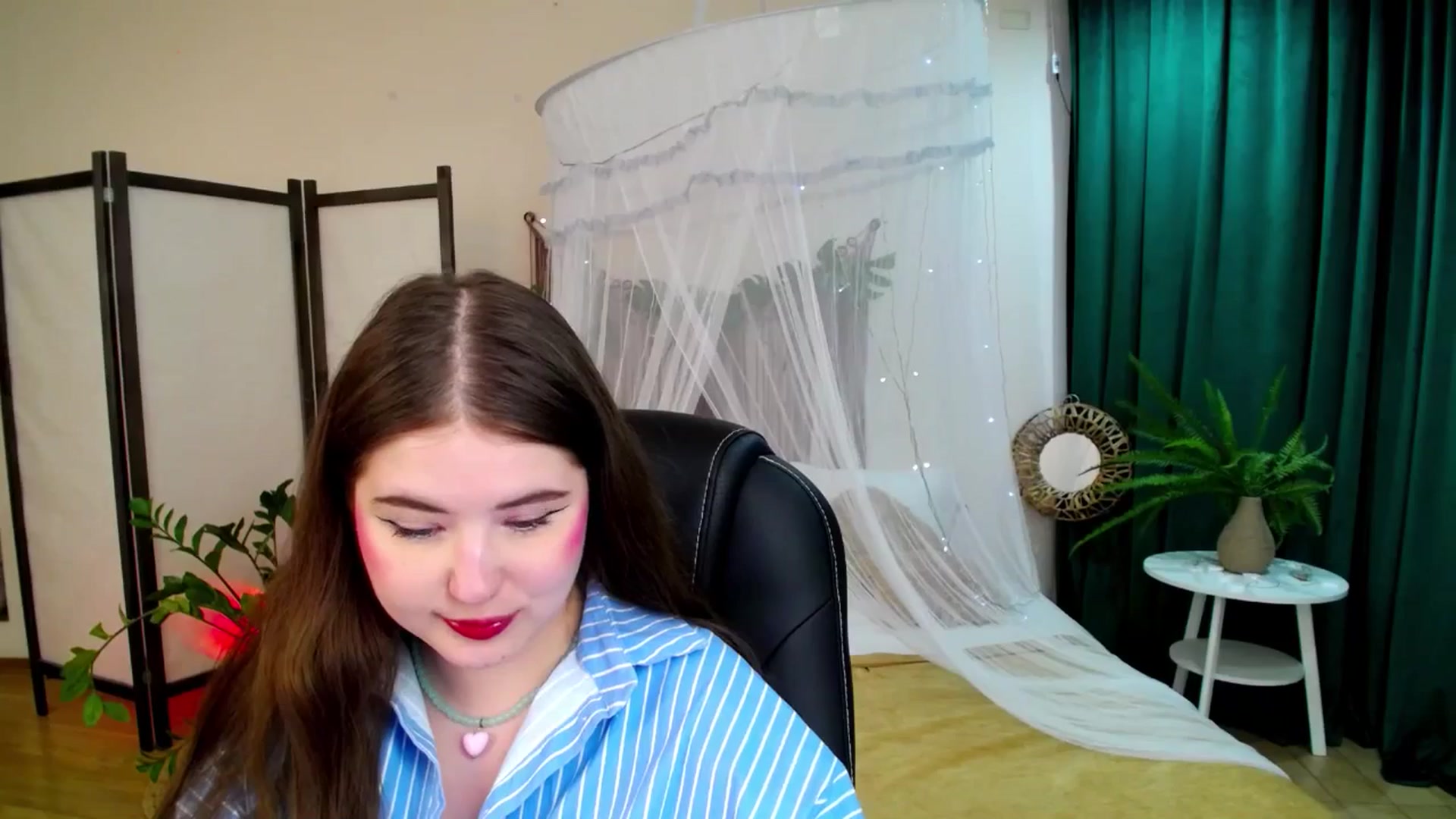 Gallery image thumbnail from AdmireMyEyes's myfreecams stream on, 06/07/2025, 08:41 image 11 of 20