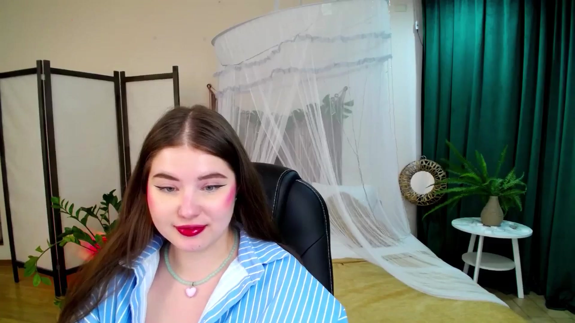 Gallery image thumbnail from AdmireMyEyes's myfreecams stream on, 06/07/2025, 08:41 image 19 of 20